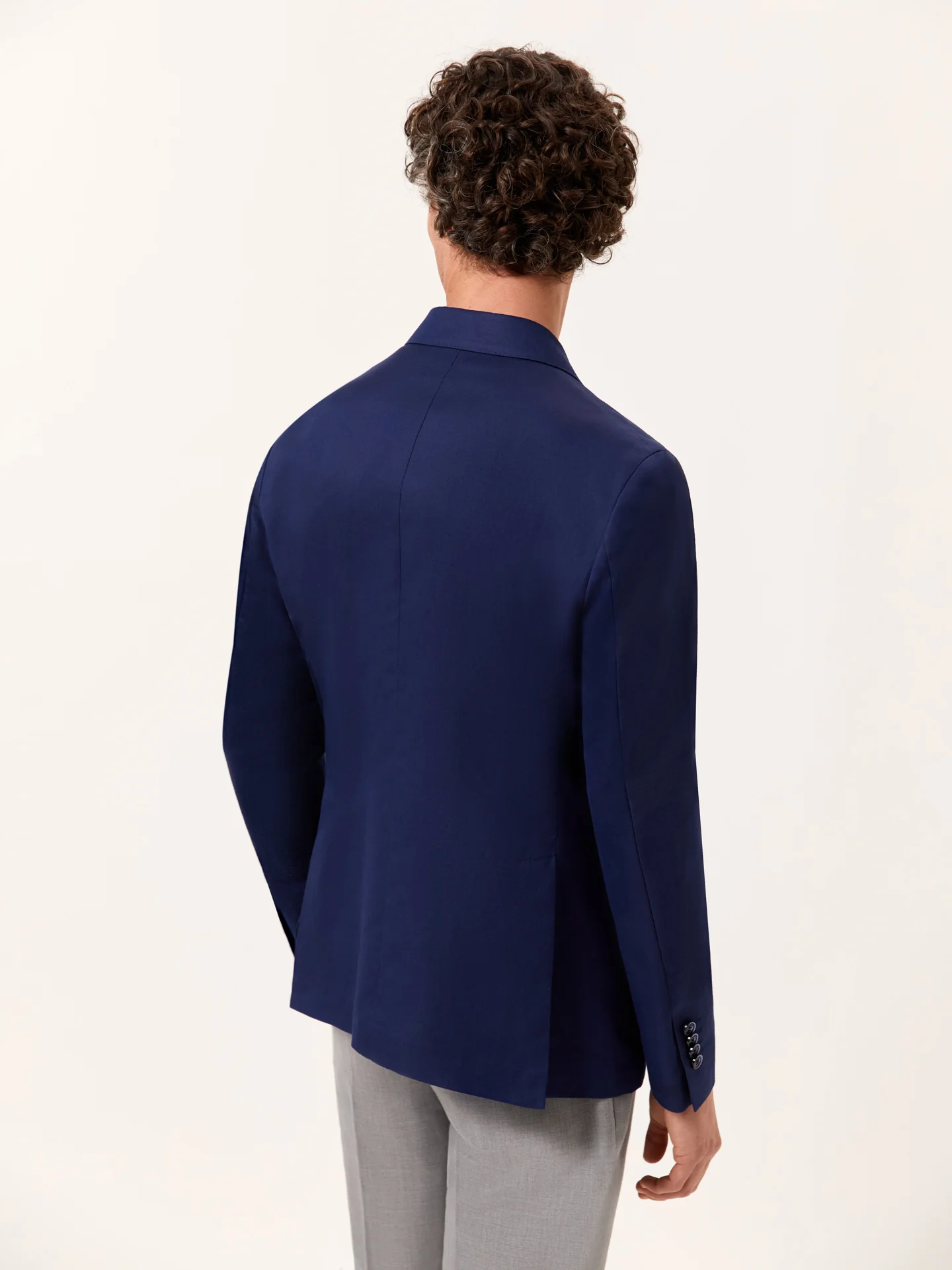 Blazer desestruturado de trespasse em linho e algodão azul-escuro - Image 4