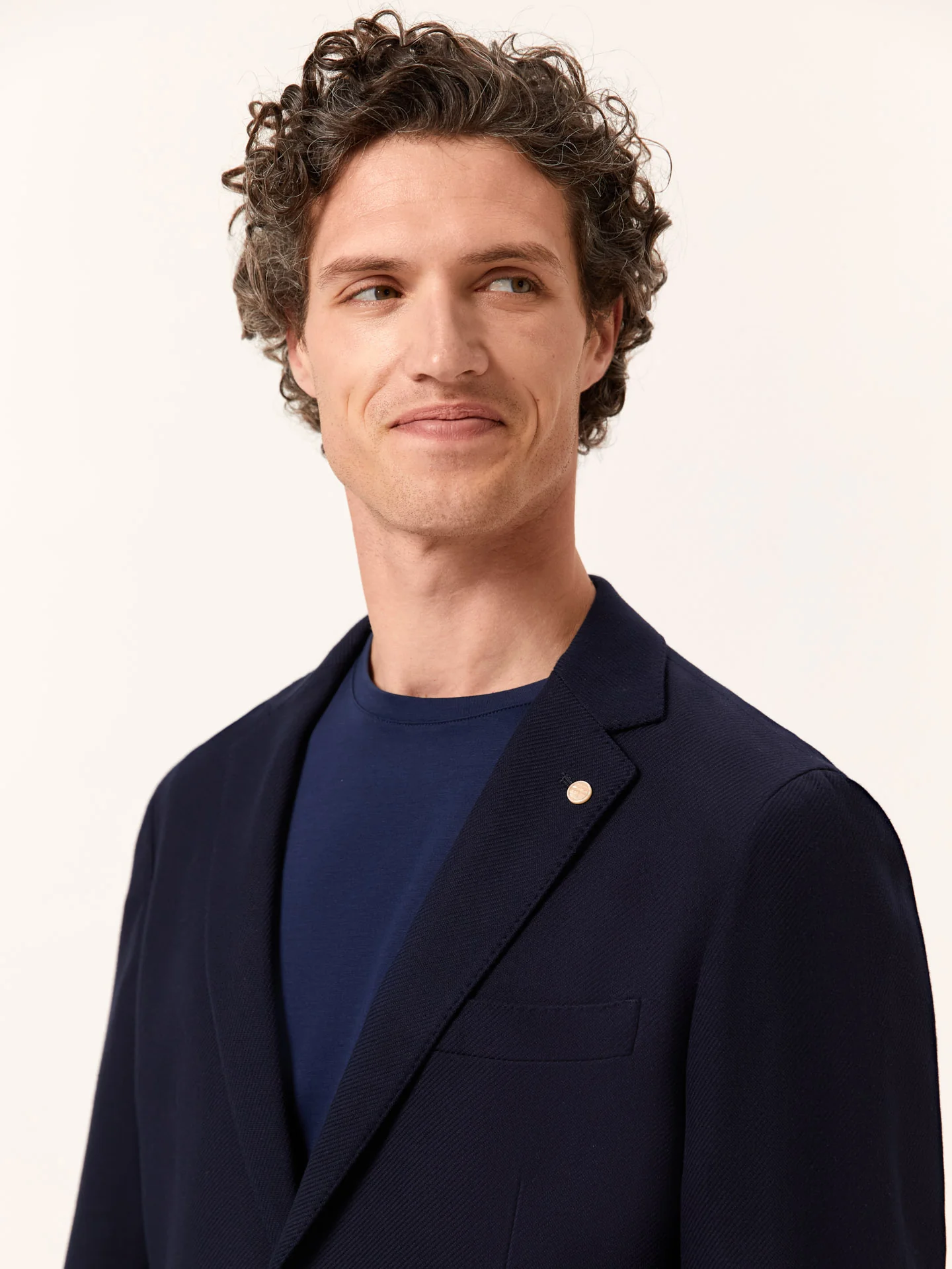 Blazer desestruturado em algodão azul escuro com textura de malha - Image 3