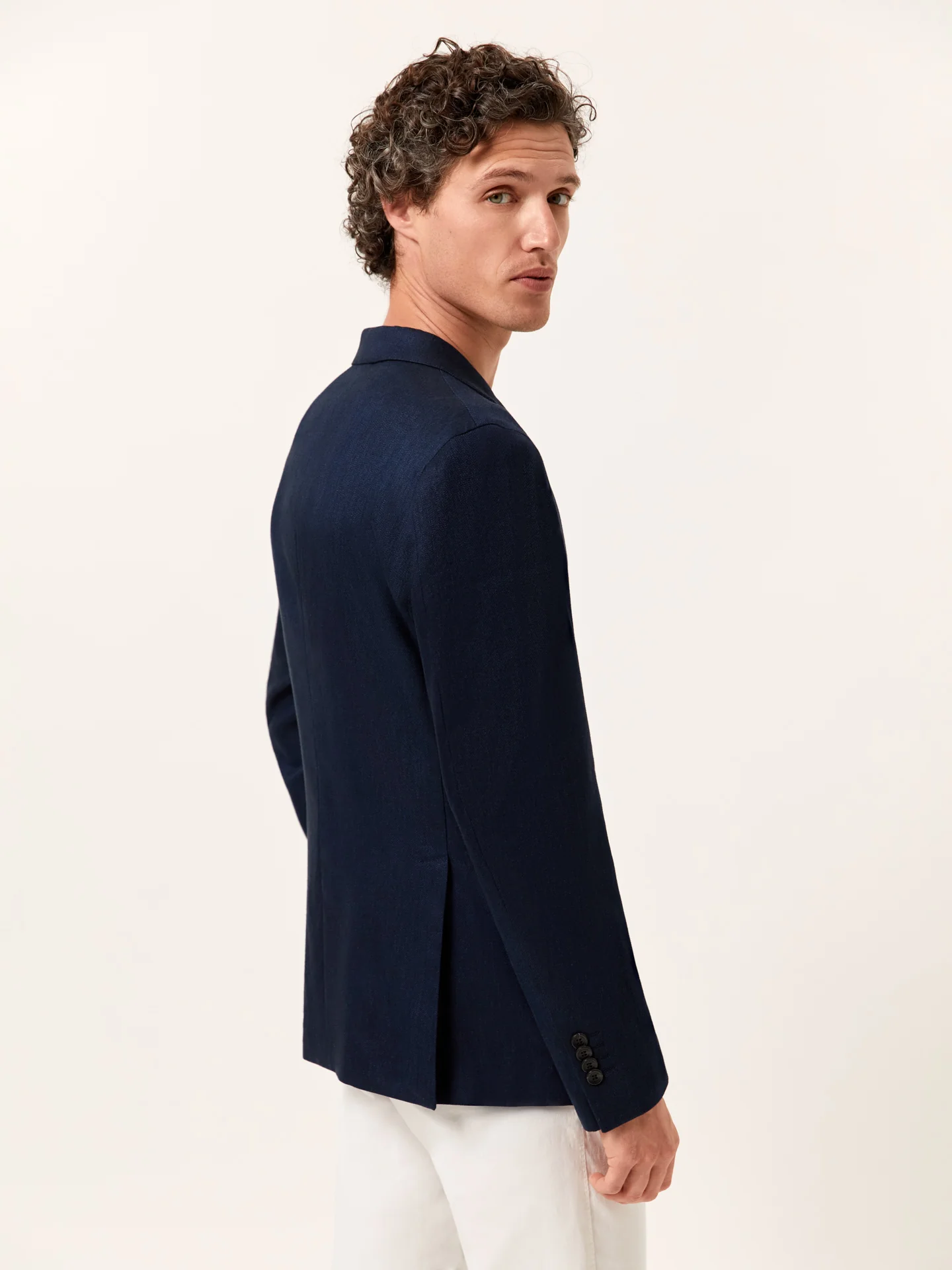 Blazer desestruturado em sarja de linho e algodão azul-escuro - Image 4