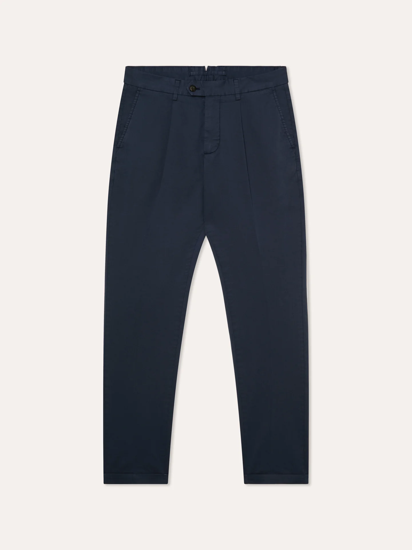 Calças casuais com pregas slim fit em sarja garment dye - Image 4