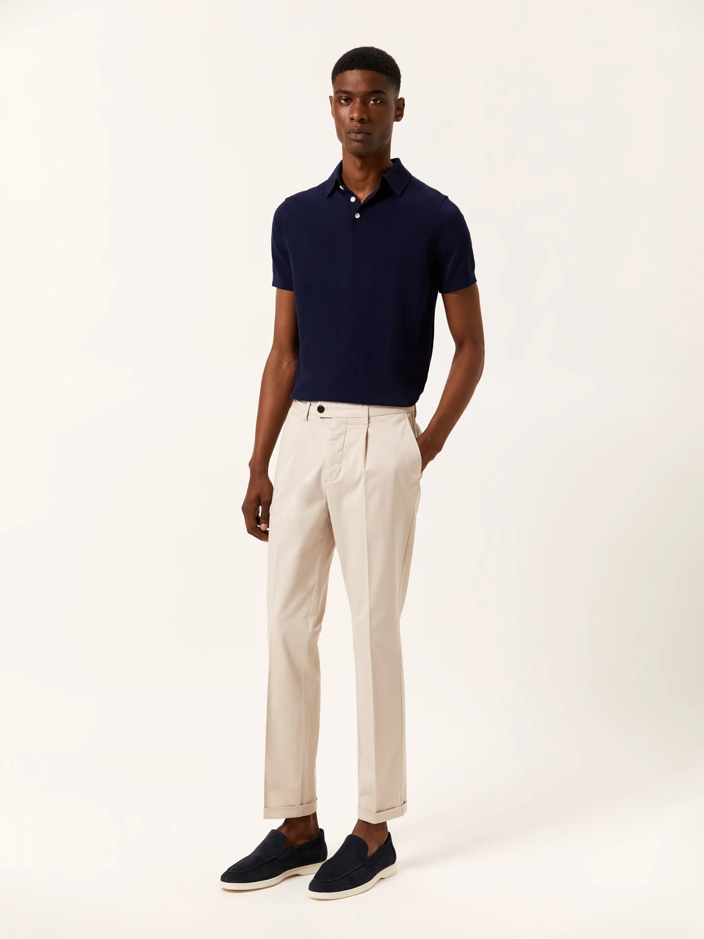 Calças casuais com pregas slim fit em sarja garment dye - Image 5