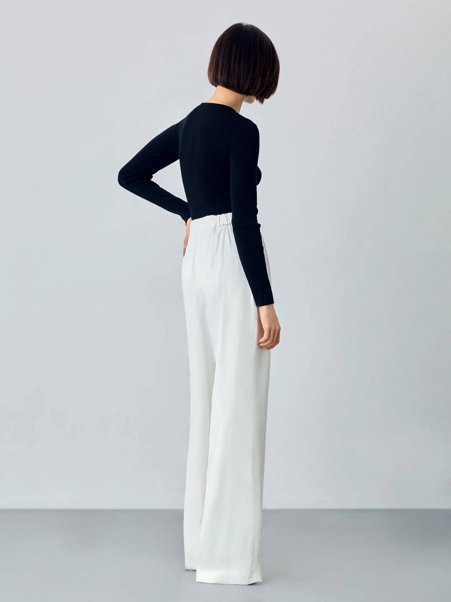 Calças com cós elástico loose fit em tecido com mistura de algodão - Image 5