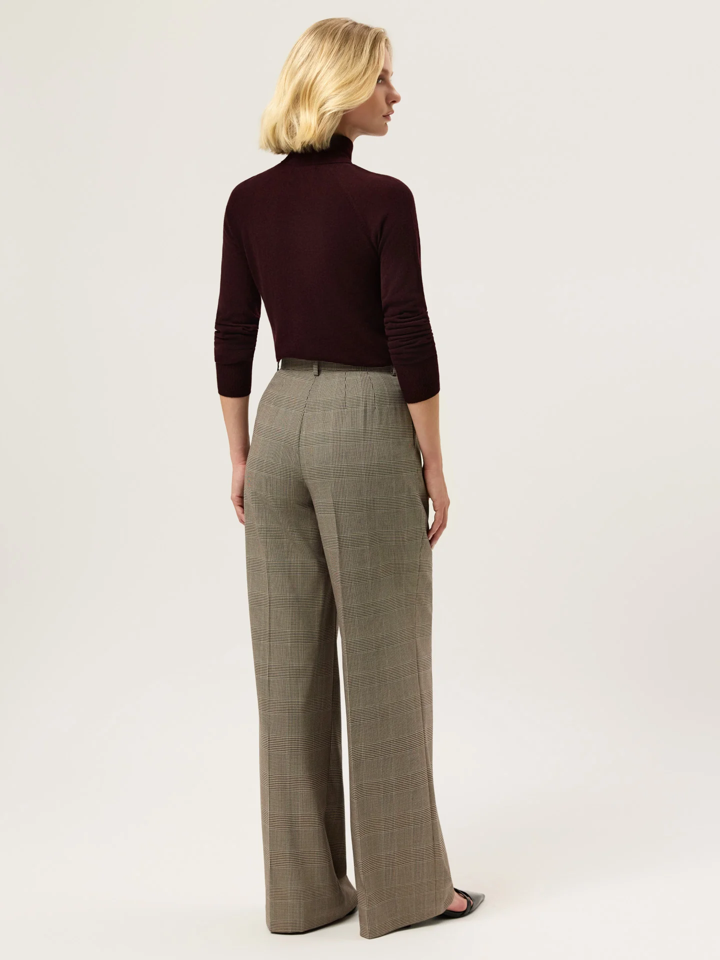 Calças Loose Fit com Pregas em Xadrez com Mistura de Viscose - Image 3