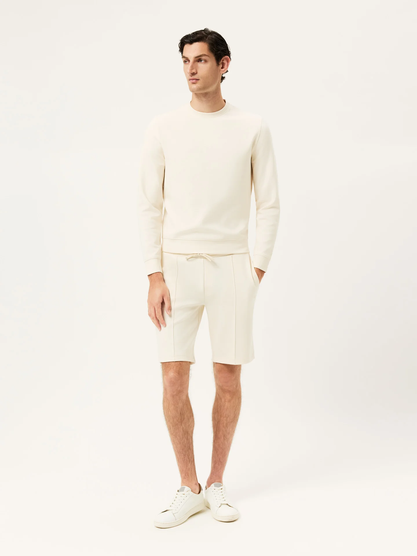 Calções em Felpa com Logo da Marca Estampado em Relevo - Image 4