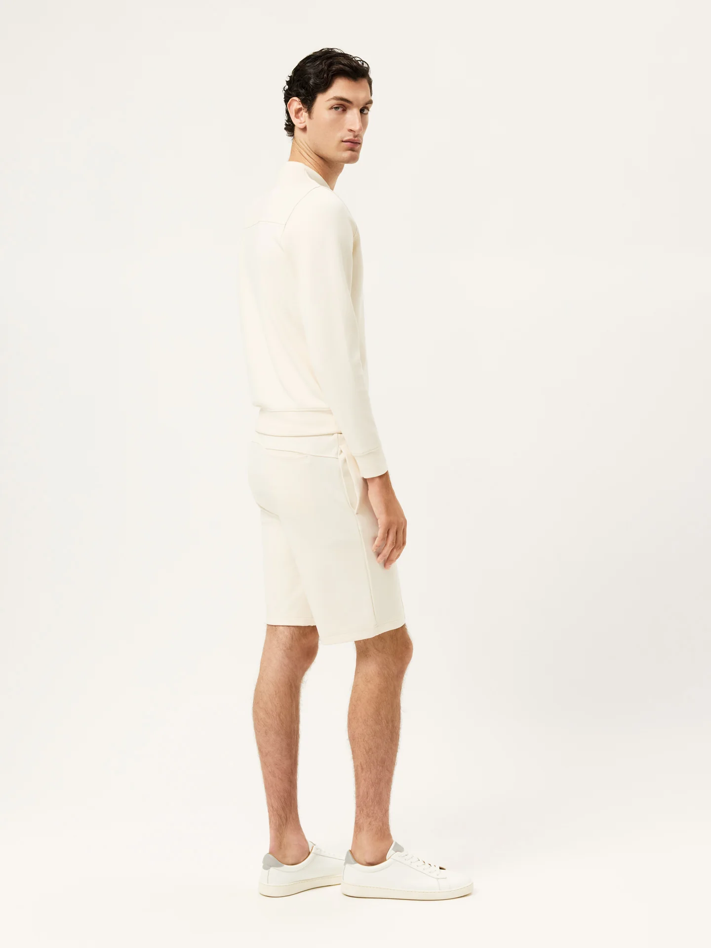 Calções em Felpa com Logo da Marca Estampado em Relevo - Image 5