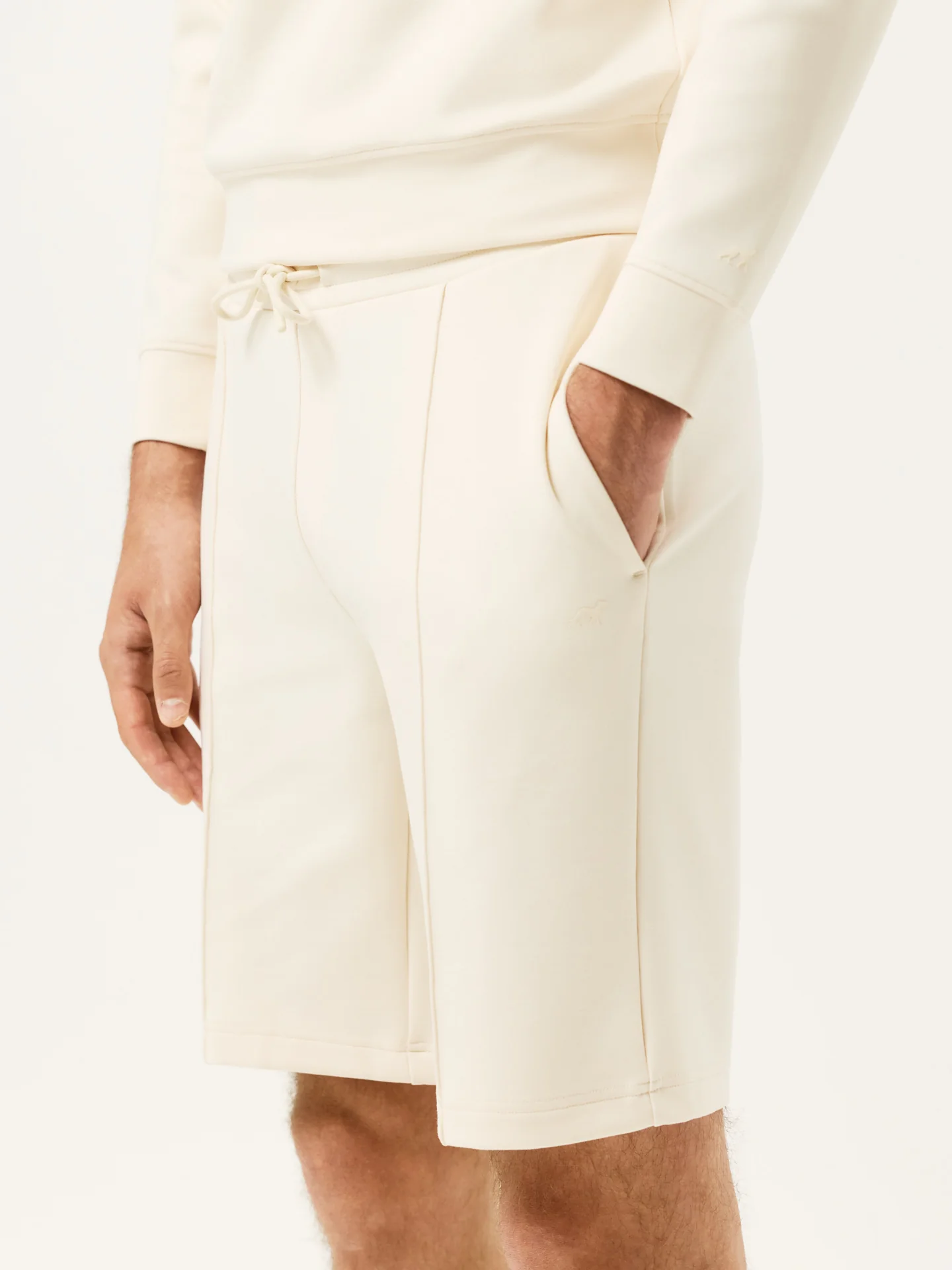 Calções em Felpa com Logo da Marca Estampado em Relevo - Image 6