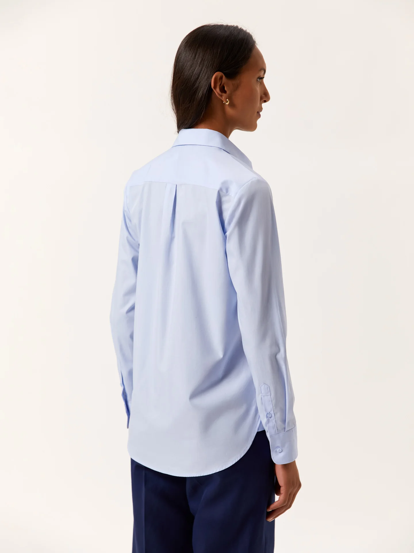 Camisa com colarinho aberto slim fit K-easy em popeline lisa - Image 4