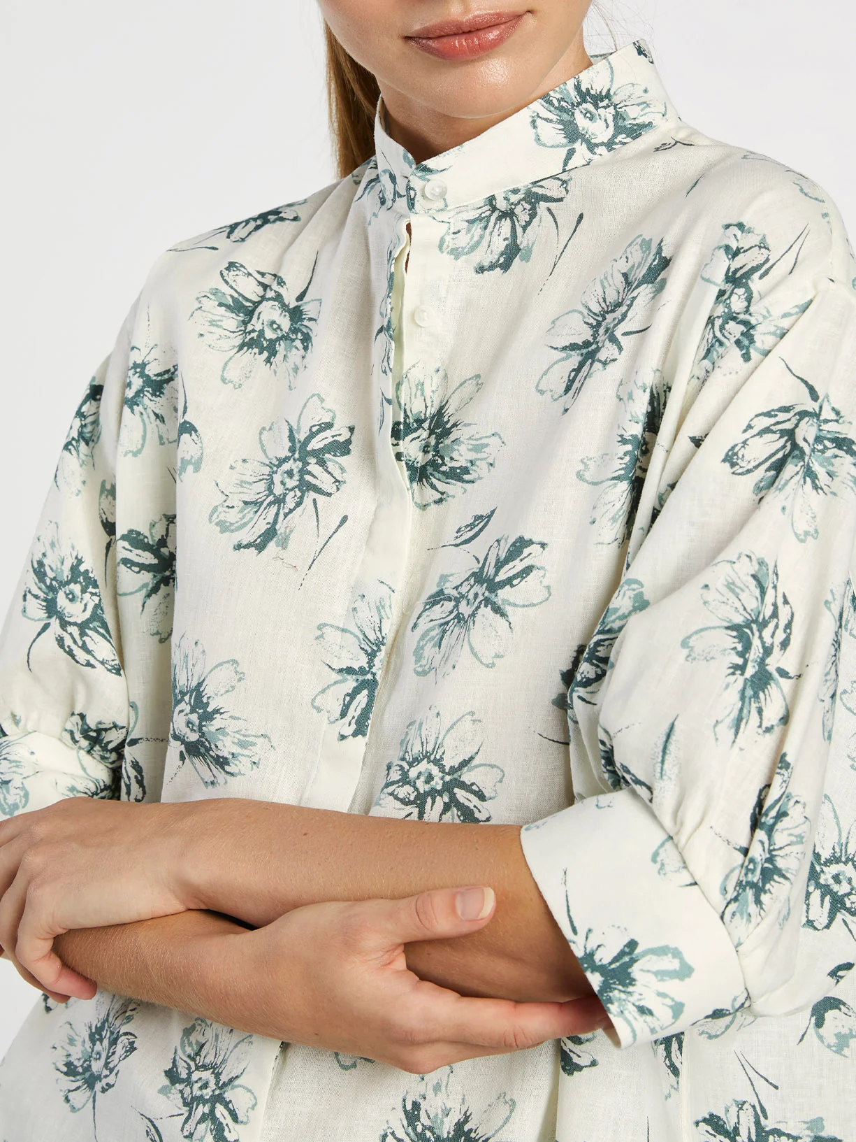 Camisa com colarinho mao e mangas balão - Image 3