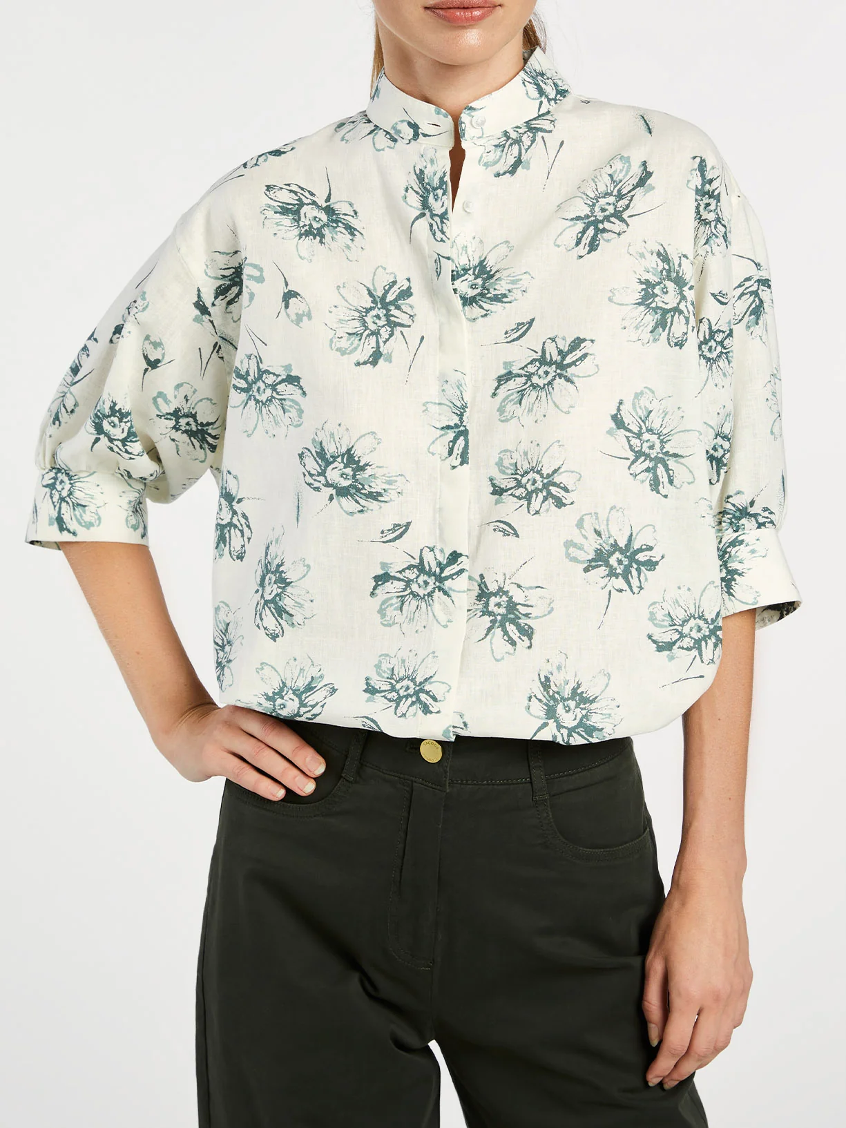 Camisa com colarinho mao e mangas balão - Image 4