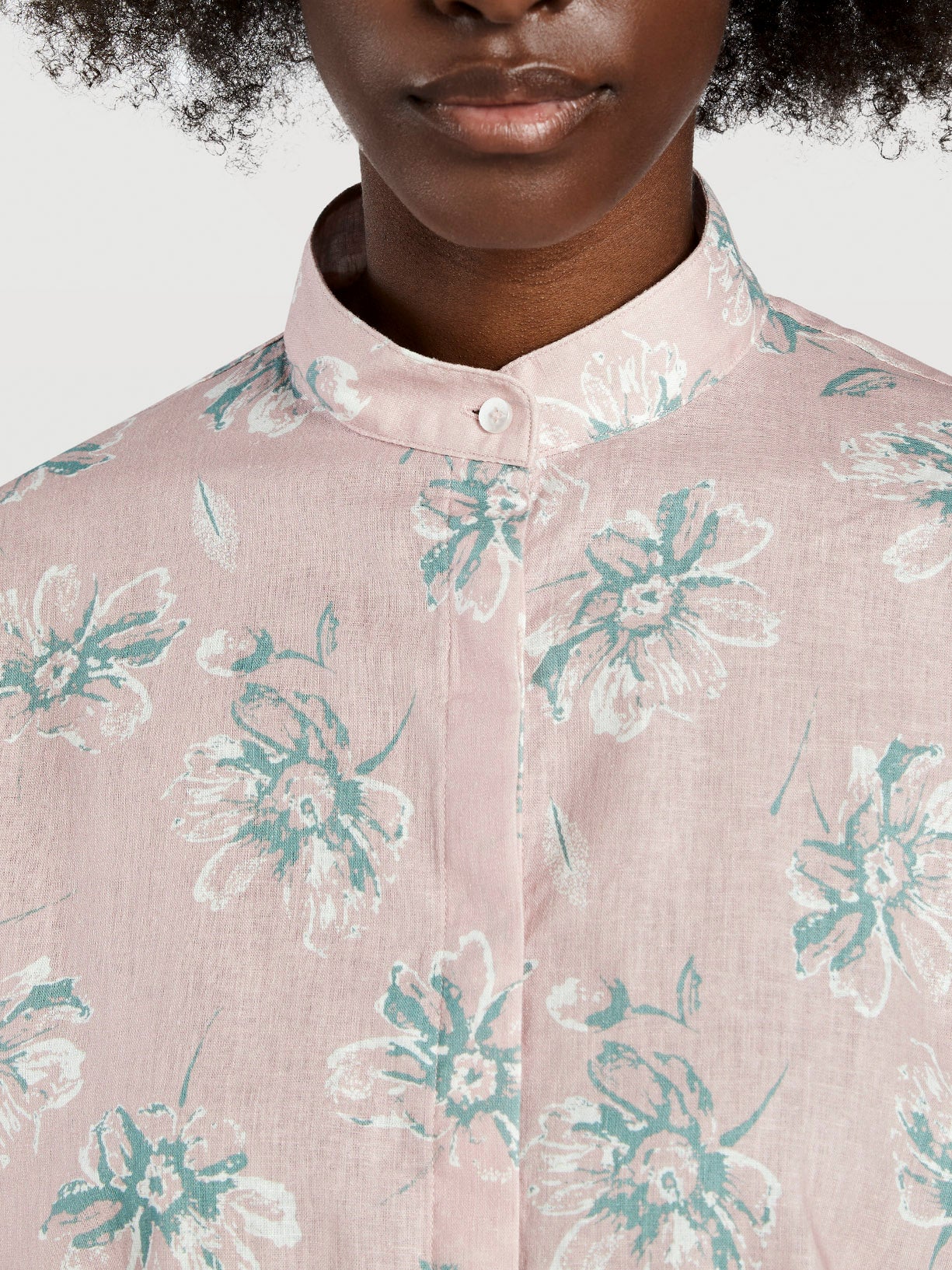 Camisa com colarinho mao e mangas balão - Image 6