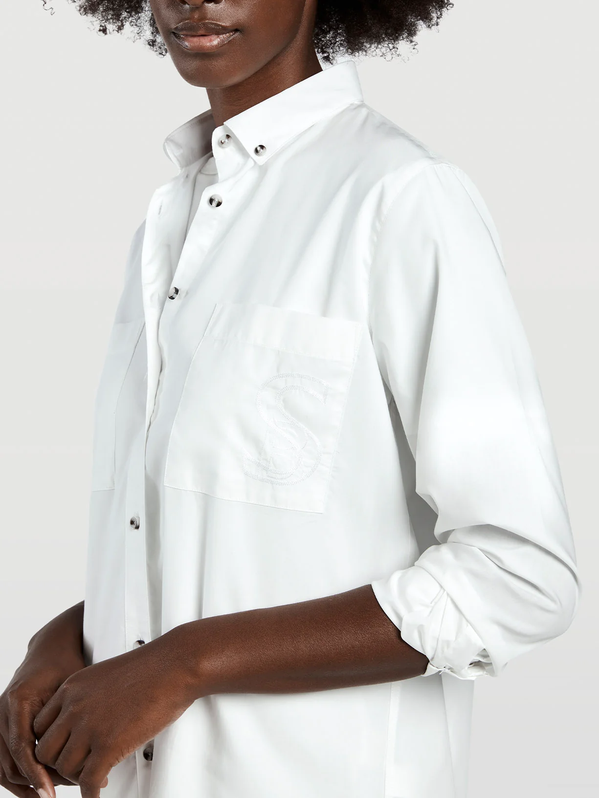 Camisa regular fit com bolsos no peito - Image 5