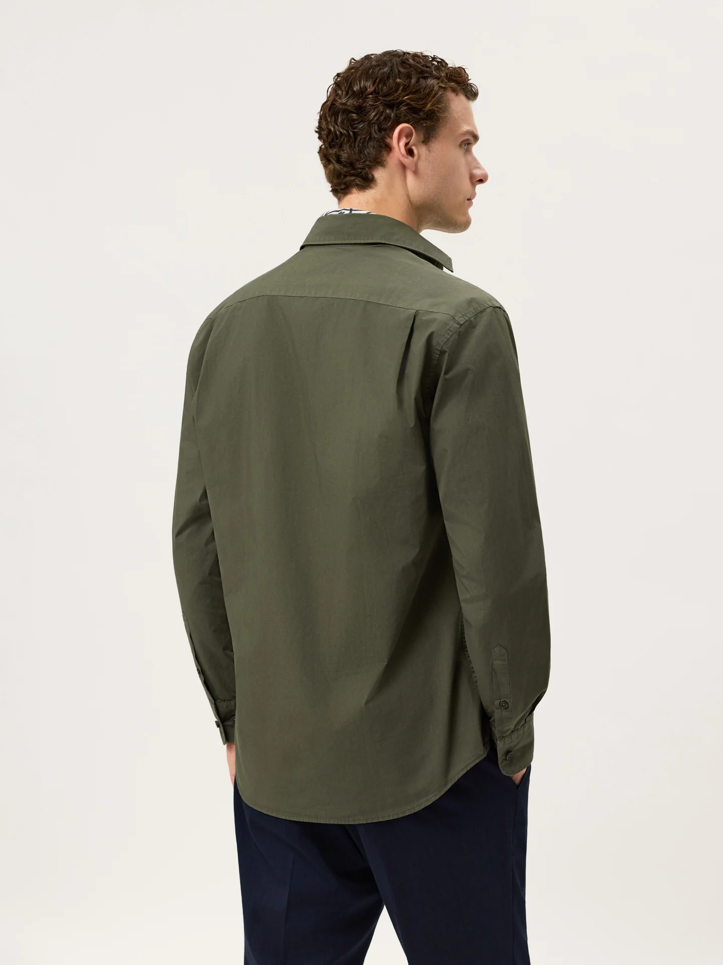 Camisa Regular Fit em Popeline Overdye com Colarinho Aberto - Image 7