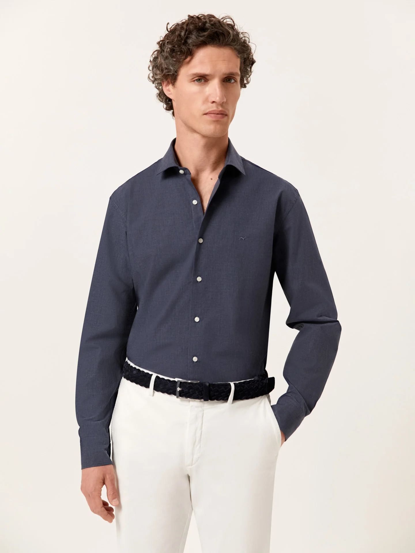 Camisa slim fit de algodão mescla com colarinho aberto - Image 20