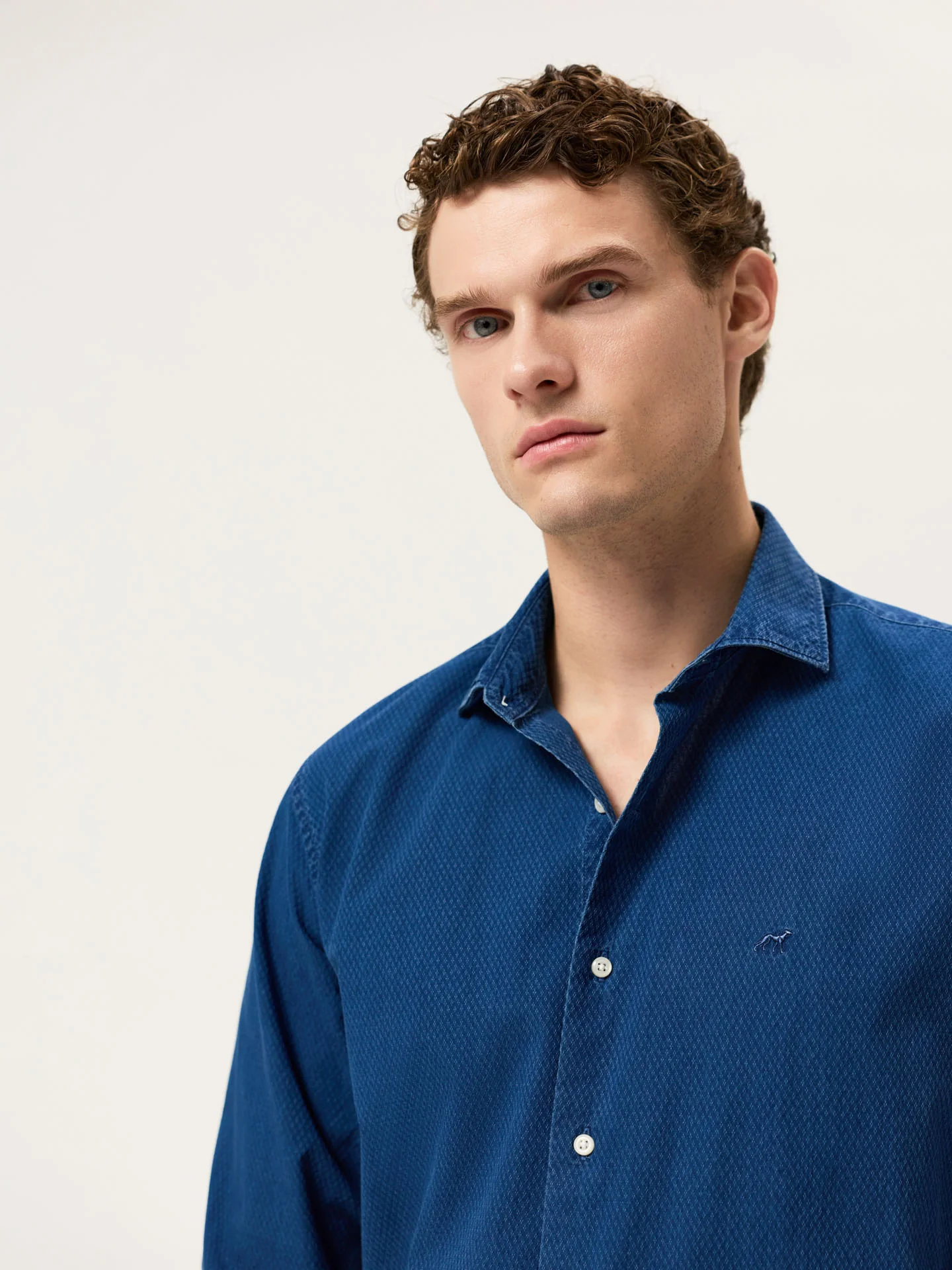 Camisa Slim Fit em Denim Jacquard Garment Wash - Image 6