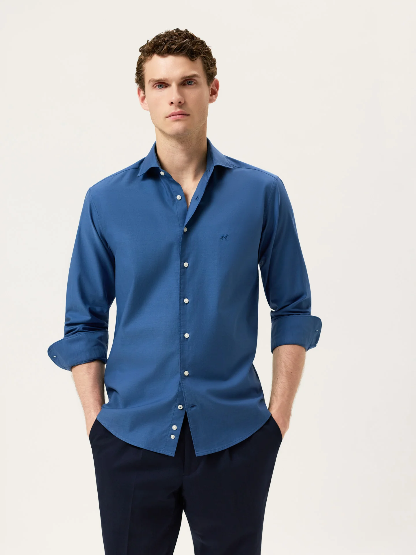 Camisa Slim fit em Denim Leve com Colarinho Newport - Image 5