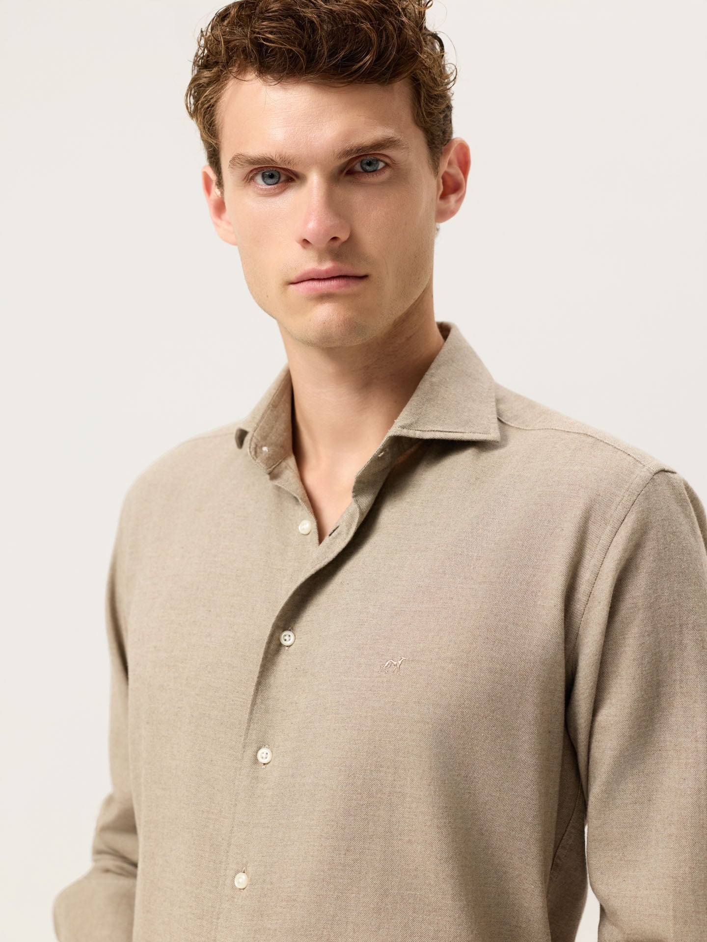 Camisa Slim Fit em Flanela de Algodão Suave com Colarinho Newport - Image 5