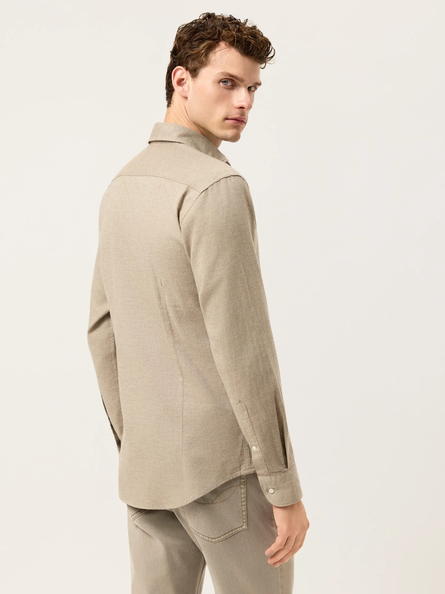 Camisa Slim Fit em Flanela de Algodão Suave com Colarinho Newport - Image 6