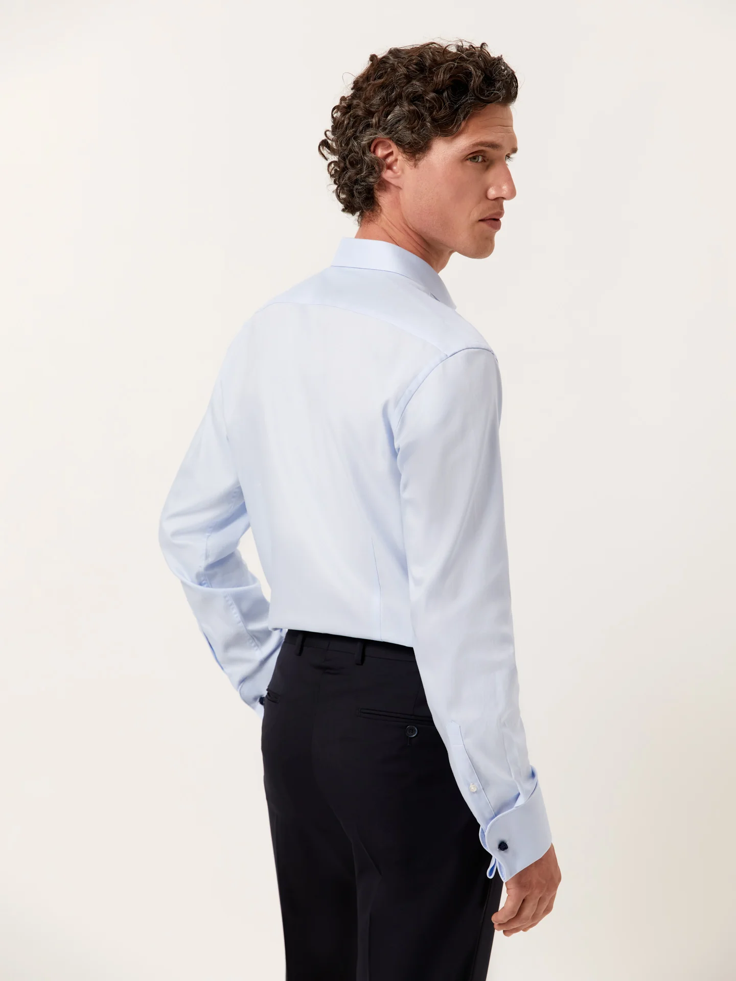 Camisa slim fit em oxford com colarinho Dublin e punhos duplos - Image 3
