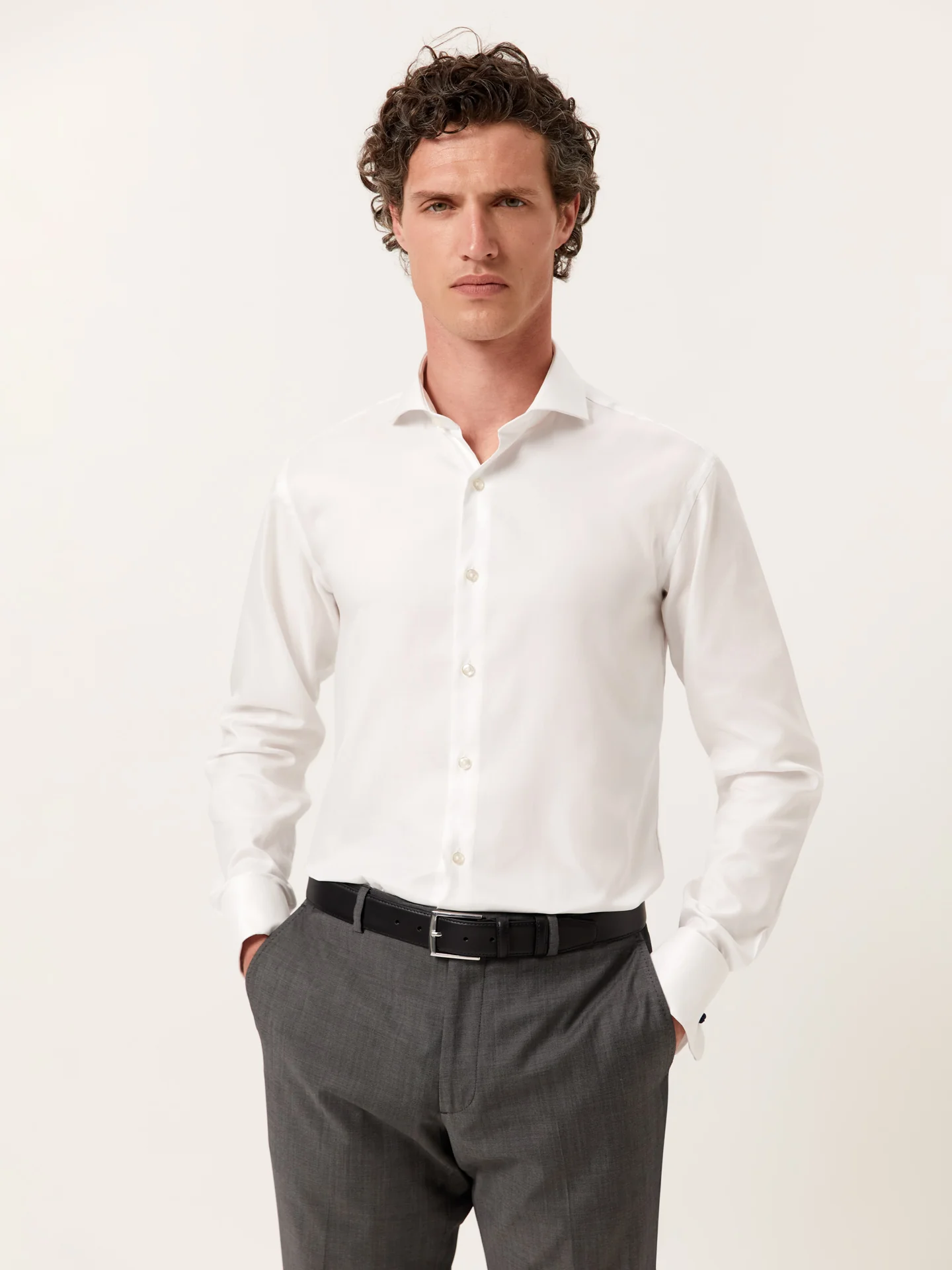 Camisa slim fit em oxford com colarinho Dublin e punhos duplos - Image 9