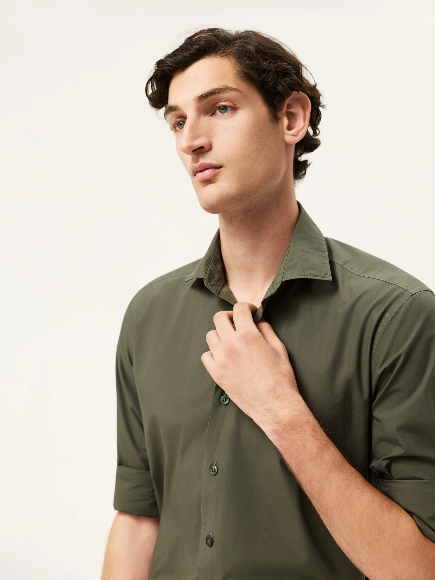 Camisa Slim Fit em Popeline Overdye com Colarinho Aberto - Image 10