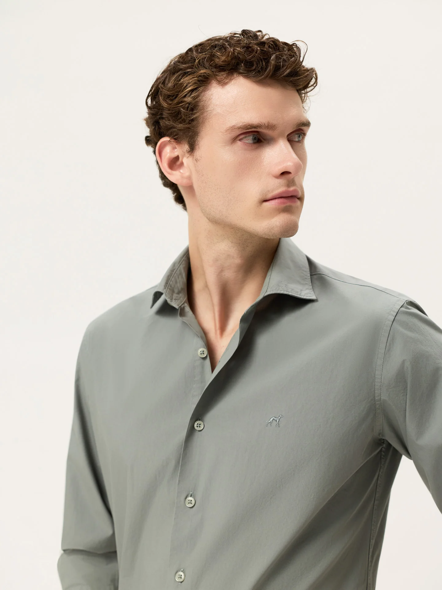 Camisa Slim Fit em Popeline Overdye com Colarinho Aberto - Image 17