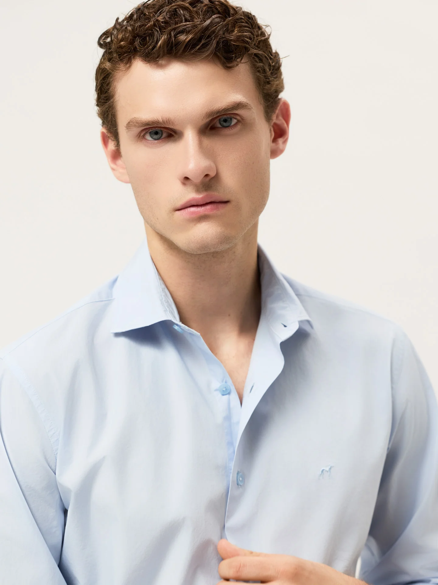 Camisa Slim Fit em Popeline Overdye com Colarinho Aberto - Image 26