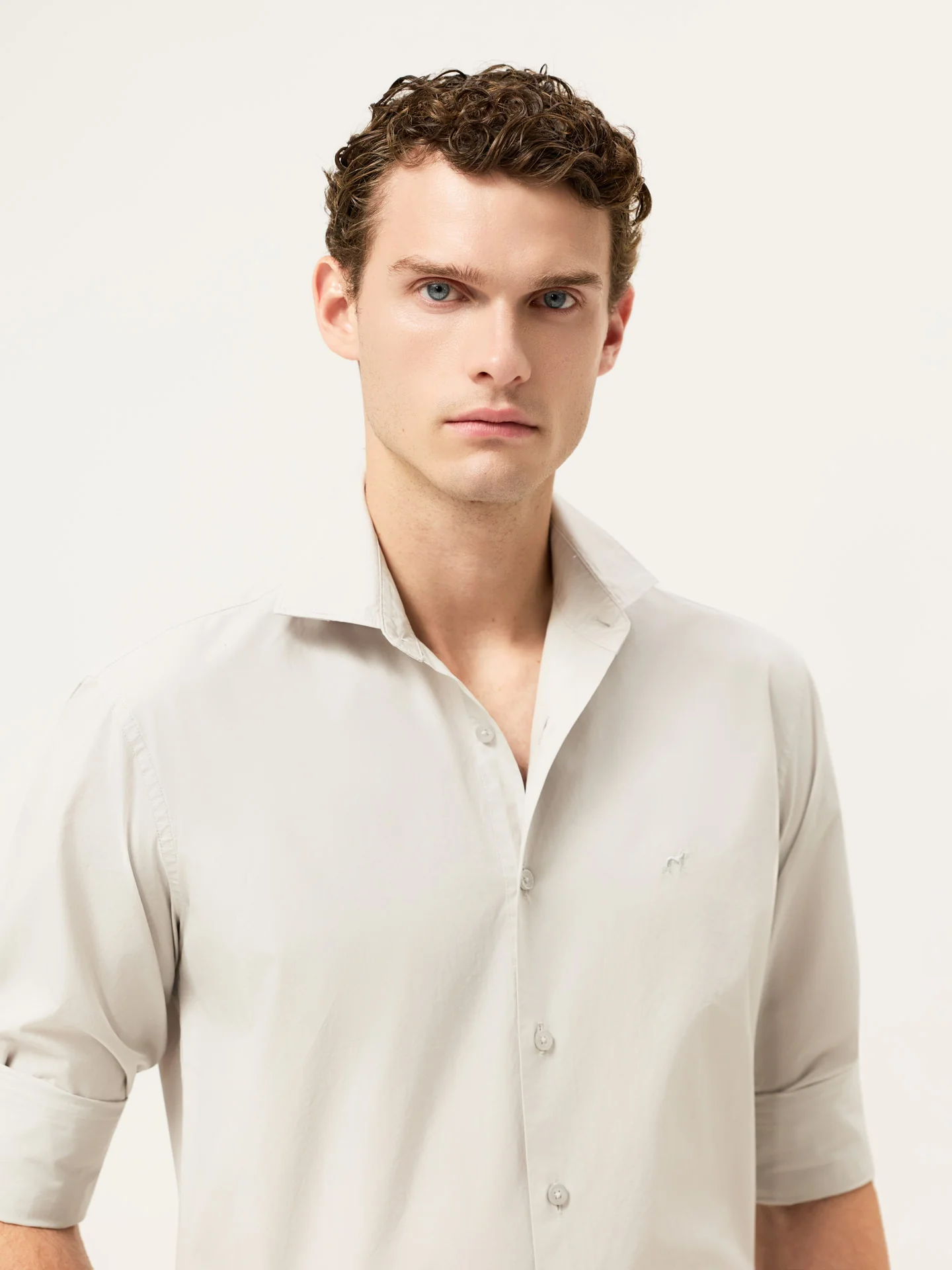 Camisa Slim Fit em Popeline Overdye com Colarinho Aberto - Image 37