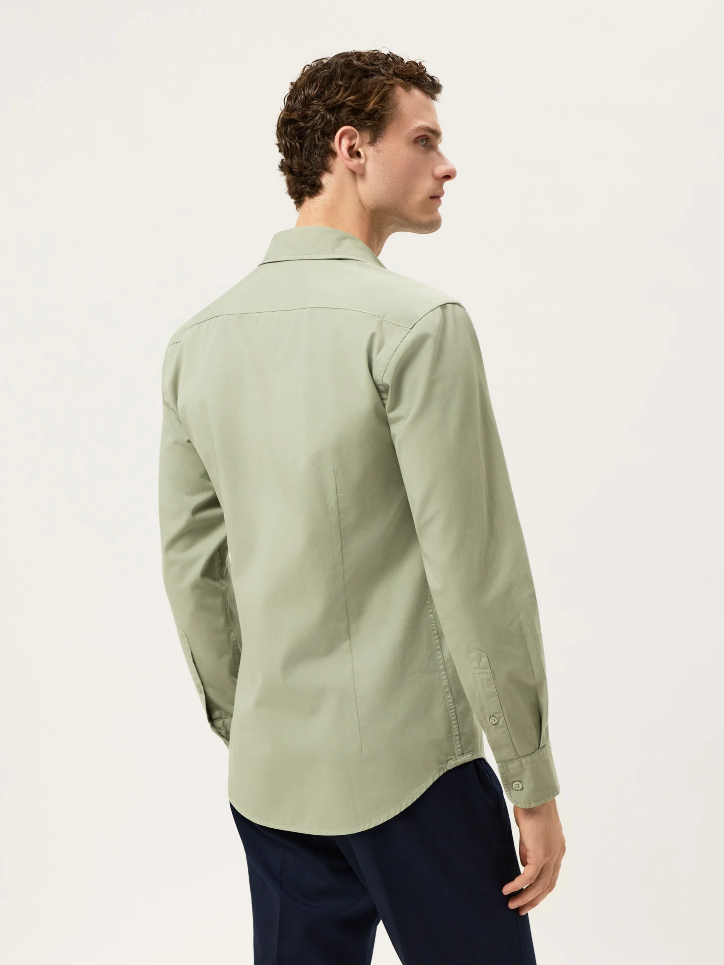 Camisa Slim Fit em Sarja de Algodão Macio Garment Dye - Image 11