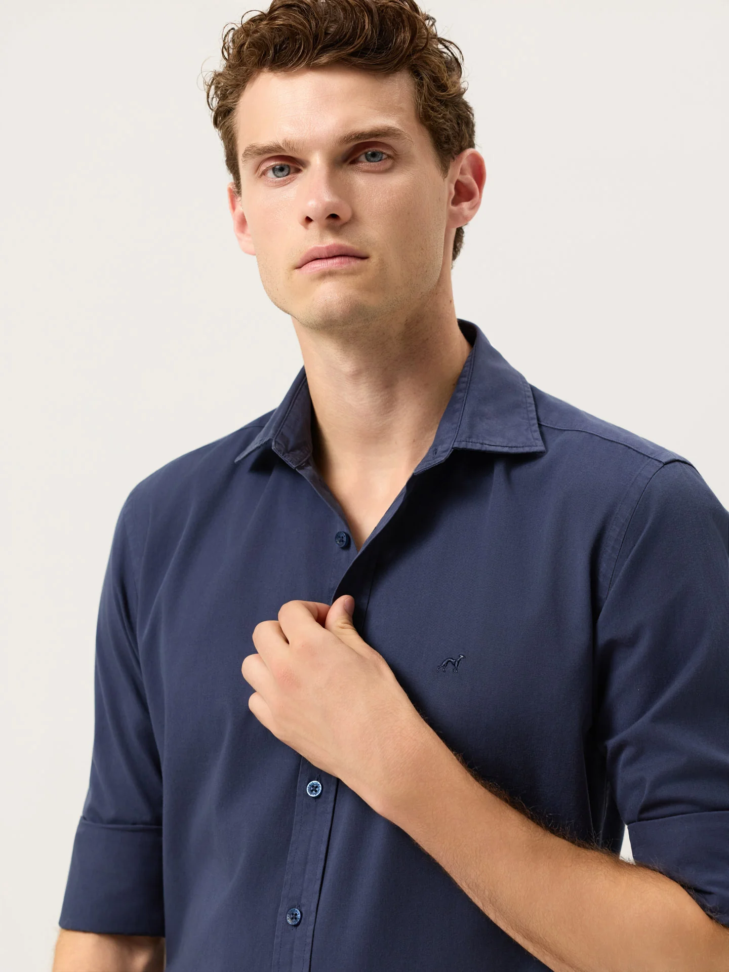 Camisa Slim Fit em Sarja de Algodão Macio Garment Dye - Image 14