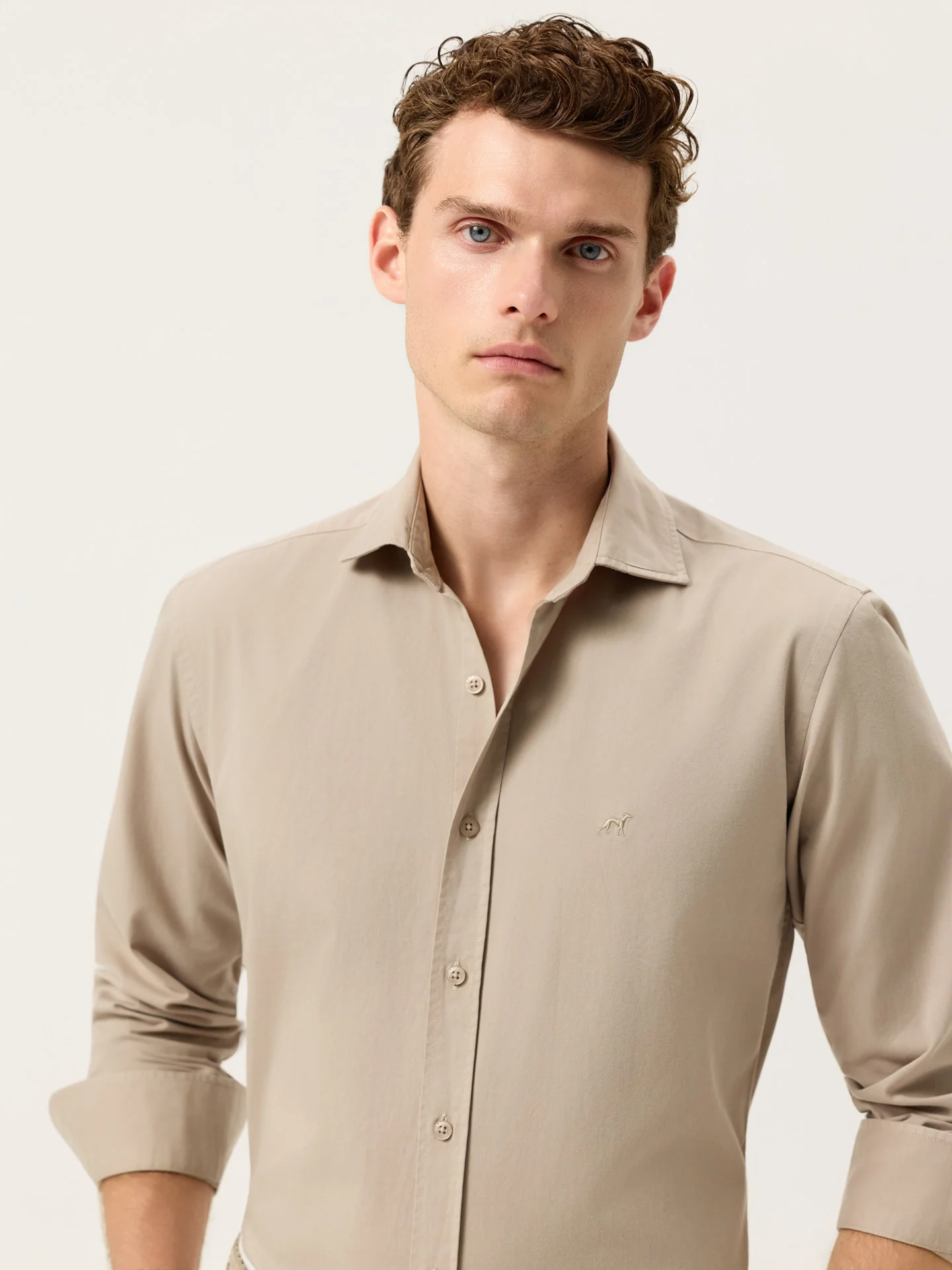 Camisa Slim Fit em Sarja de Algodão Macio Garment Dye - Image 17