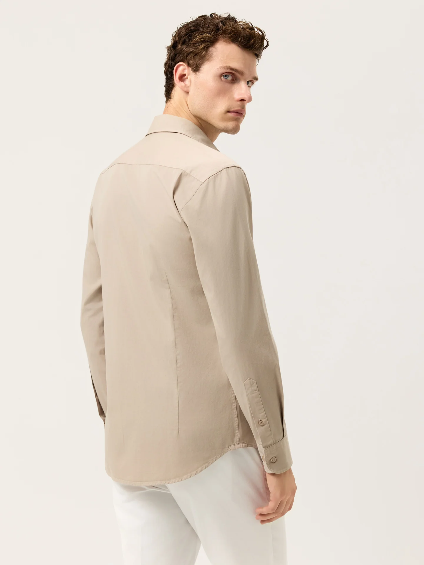 Camisa Slim Fit em Sarja de Algodão Macio Garment Dye - Image 19