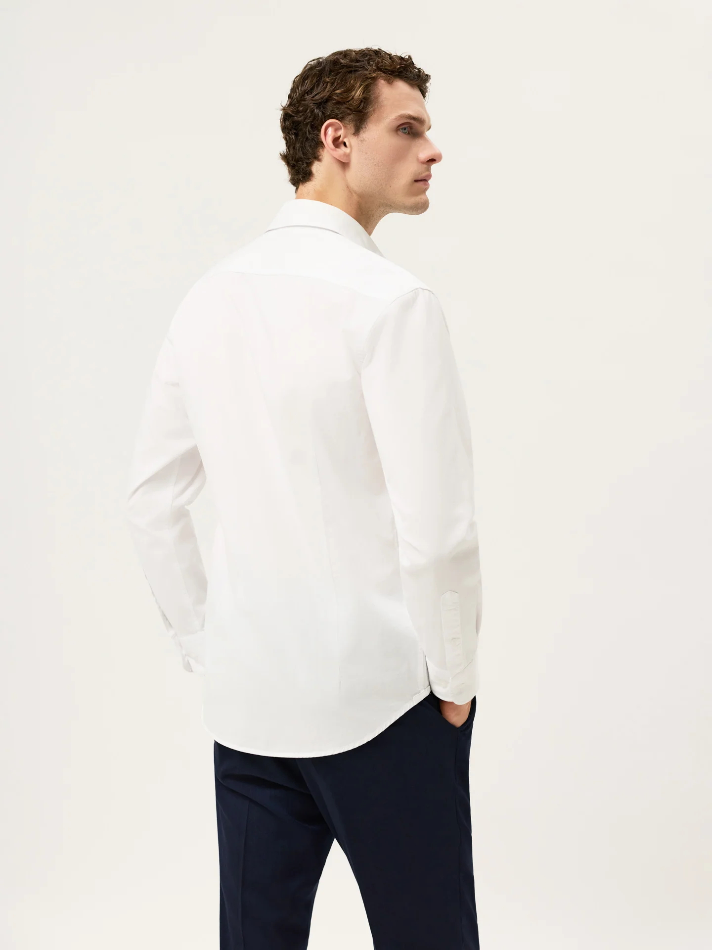 Camisa Slim Fit em Sarja de Algodão Macio Garment Dye - Image 23