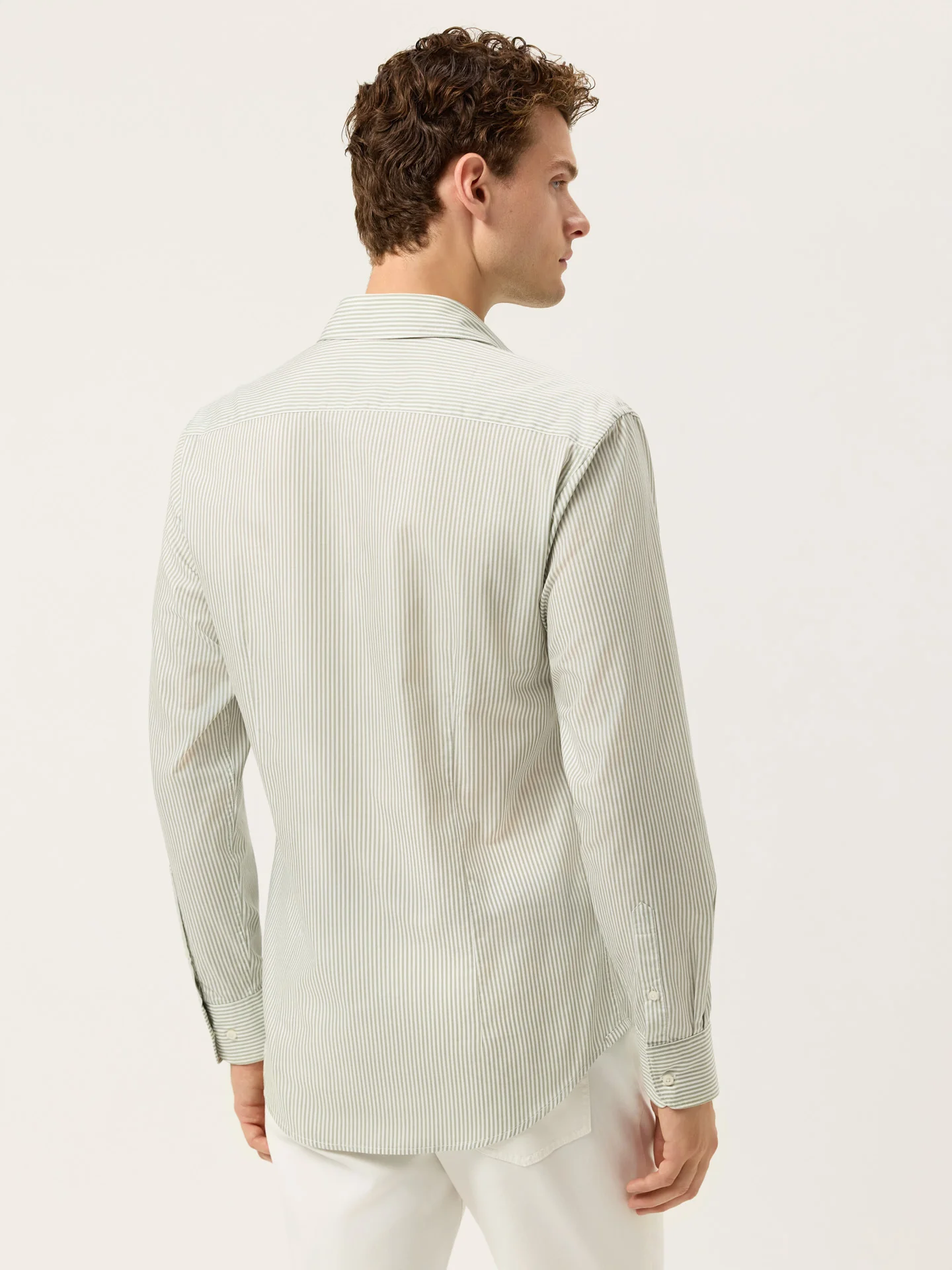 Camisa Slim Fit Pyrus de Riscas com Acabamento Acetinado Suave - Image 4