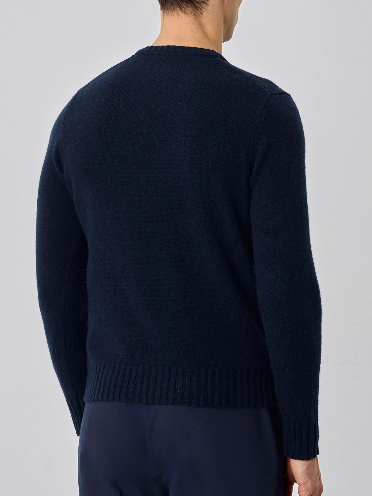 Camisola de decote em v de manga comprida lavável na máquina em lambswool - Image 3