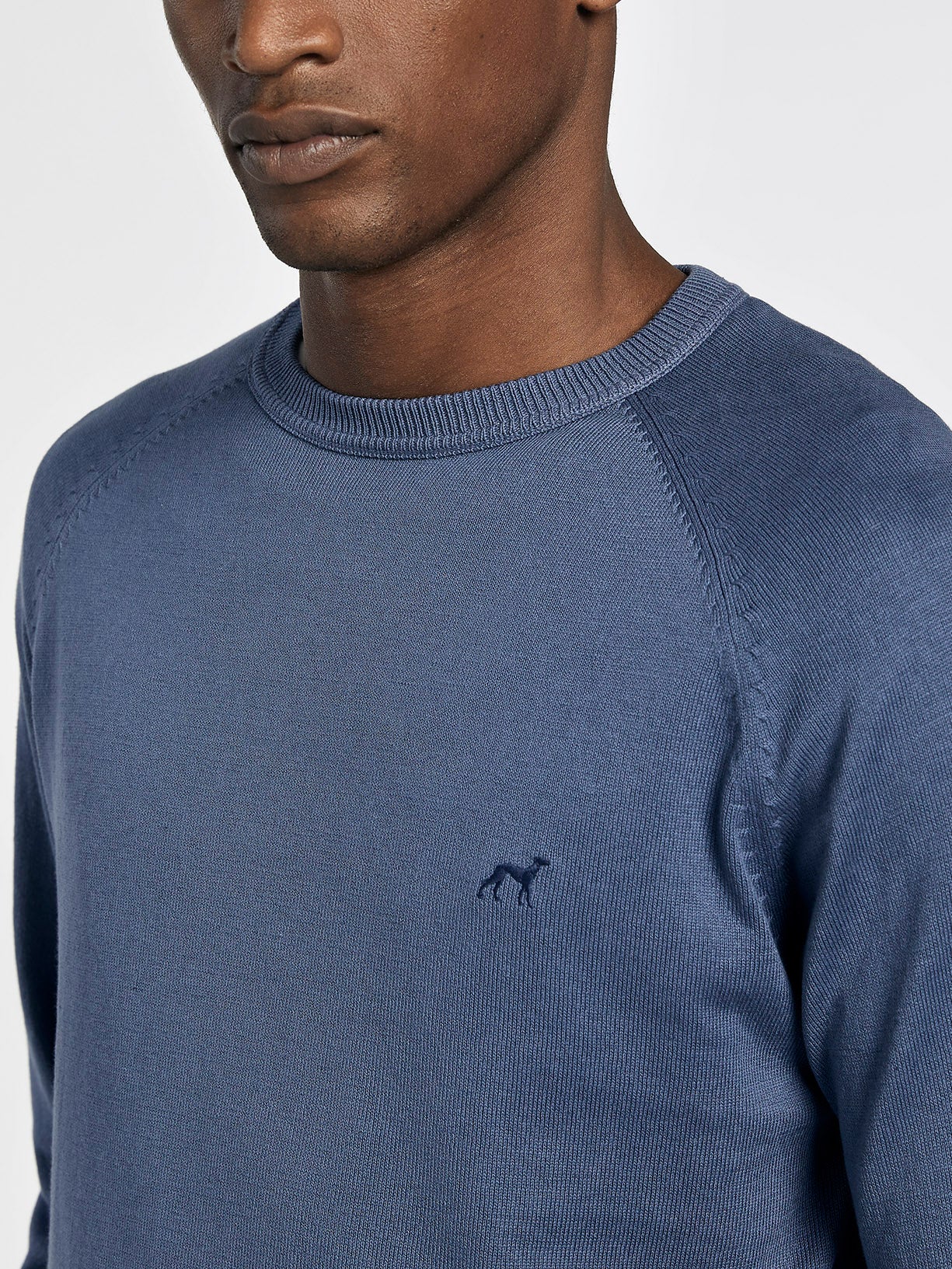 Camisola decote redondo Garment dye - Image 4