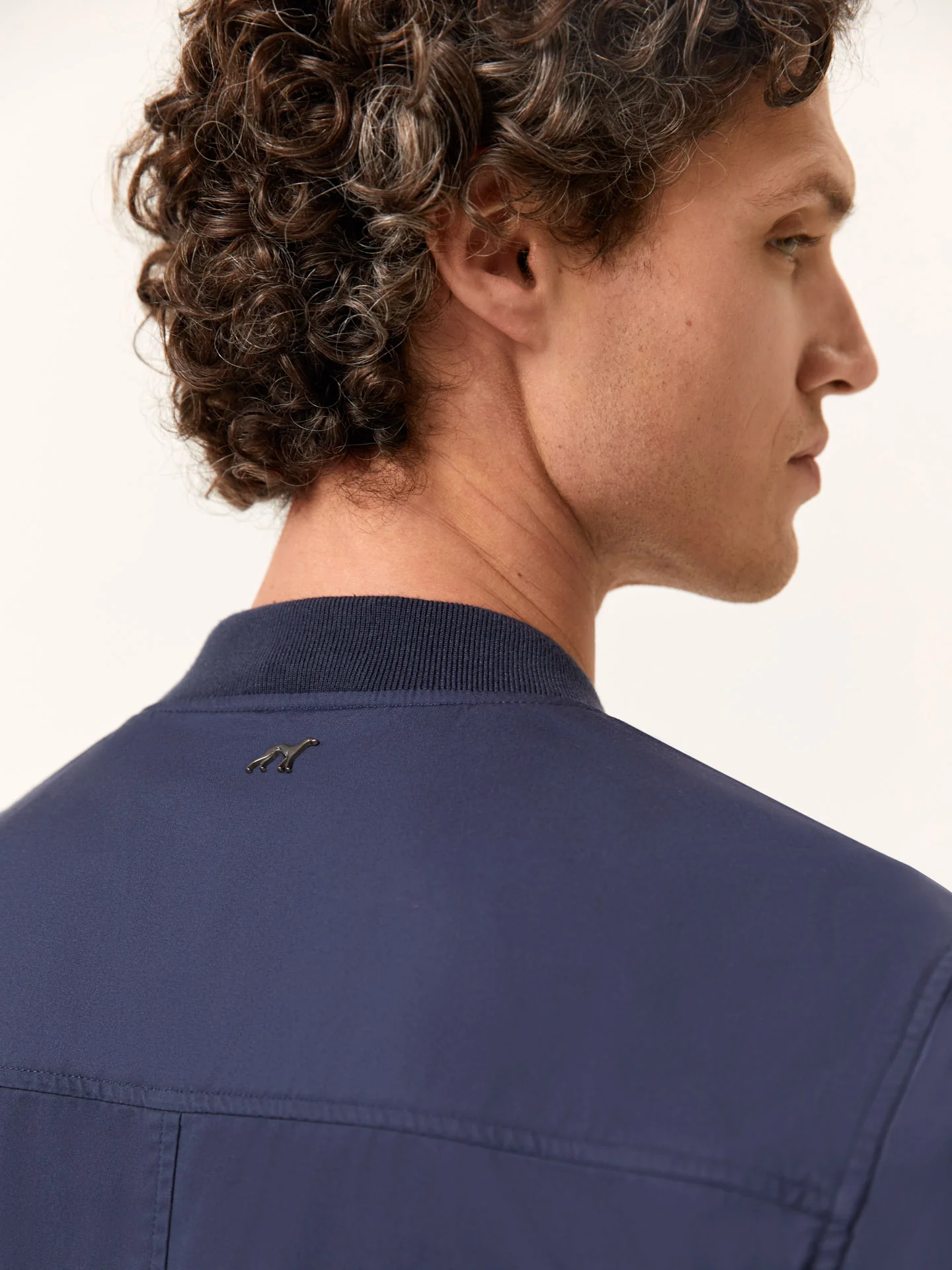 Casaco bomber leve em garment wash - Image 4