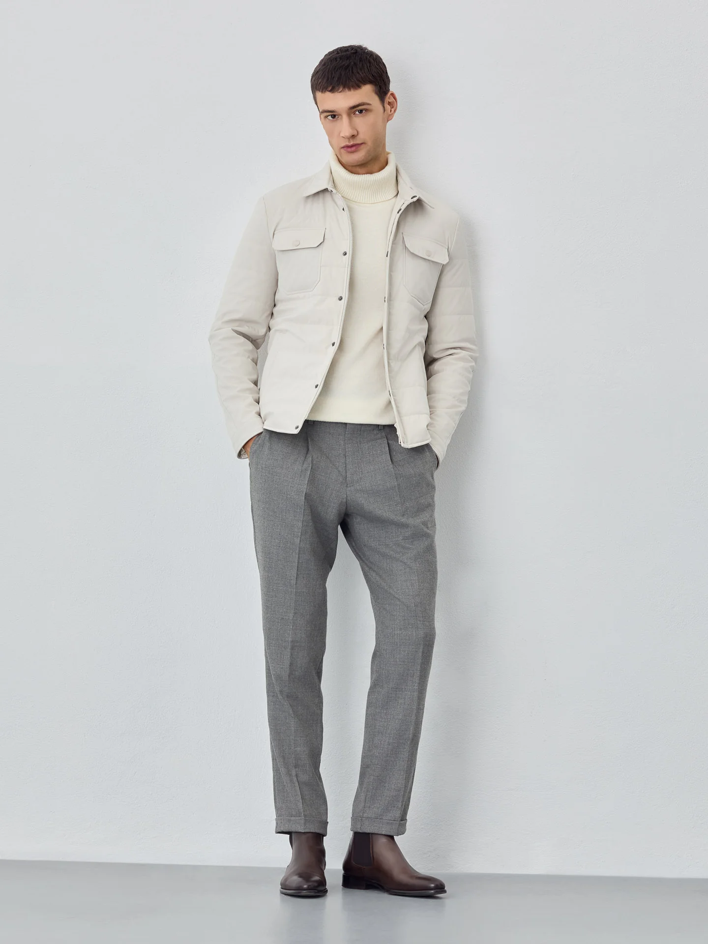 Casaco camiseiro acolchoado com bolsos no peito - Image 8