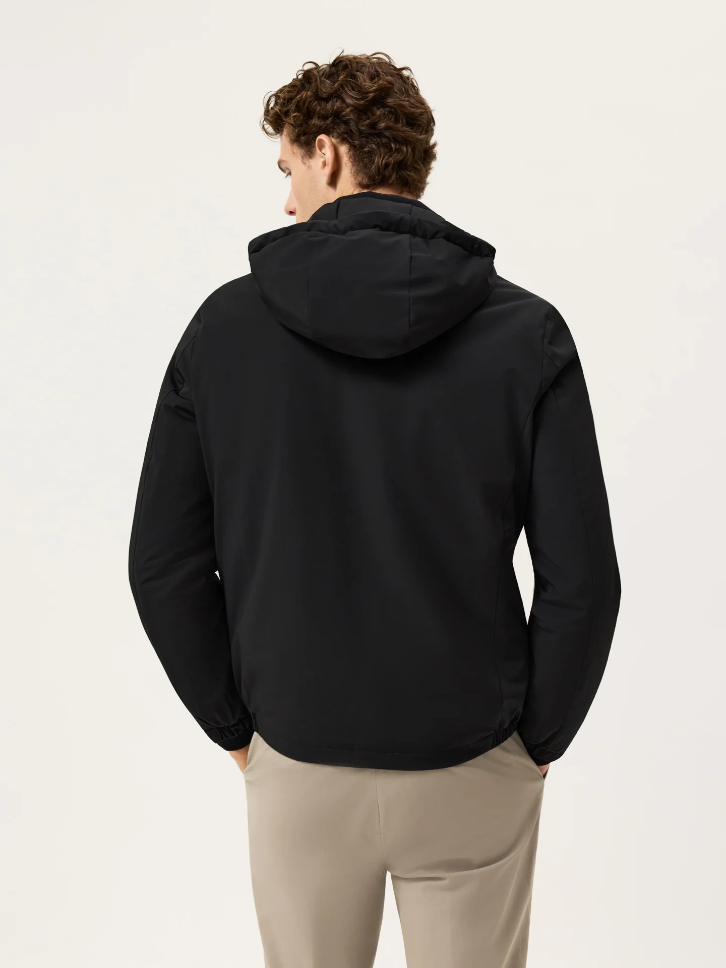 Casaco Performance com Capuz em Nylon Stretch - Image 3