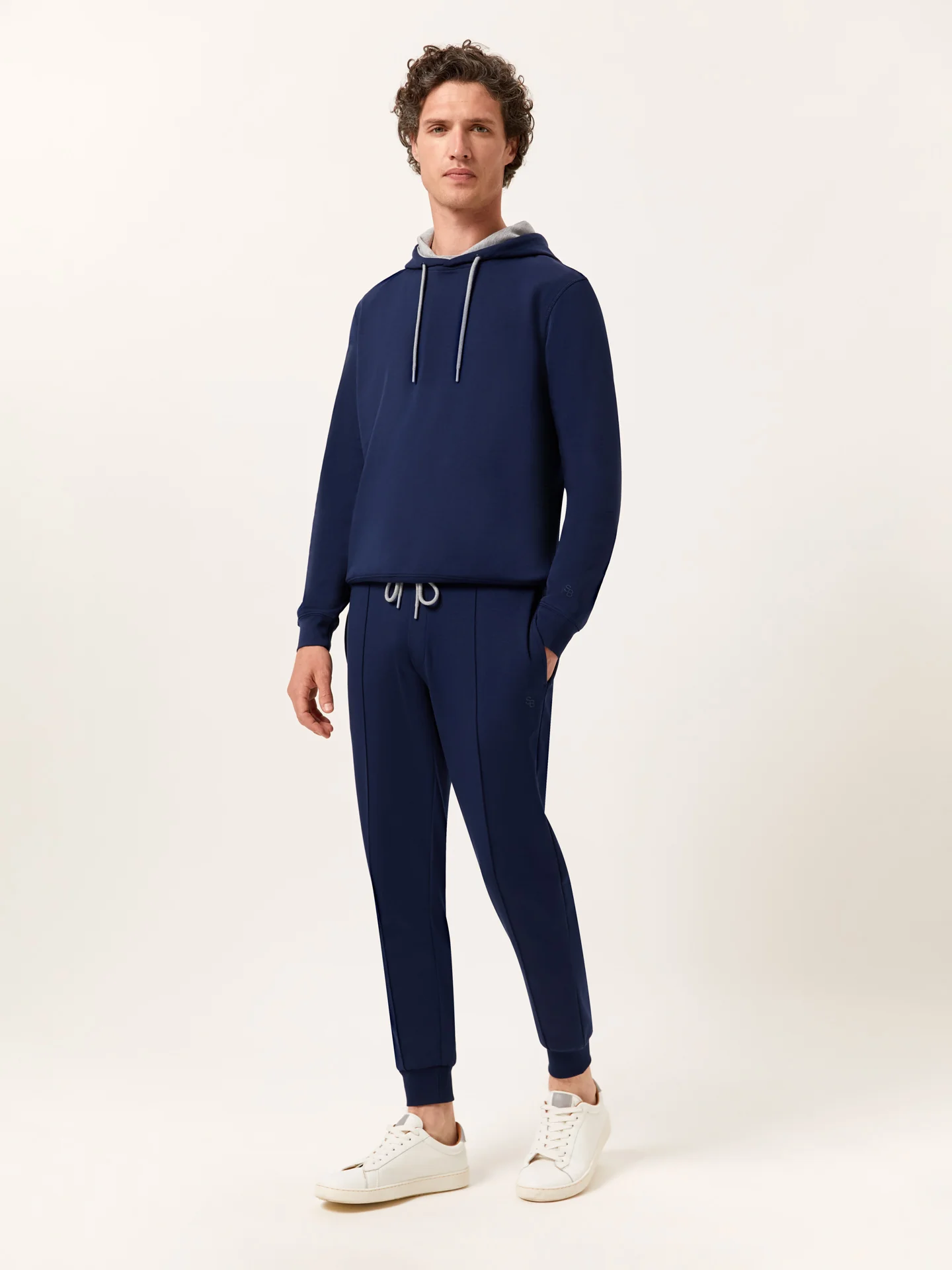 Hoodie Luxe Leisure - Image 3