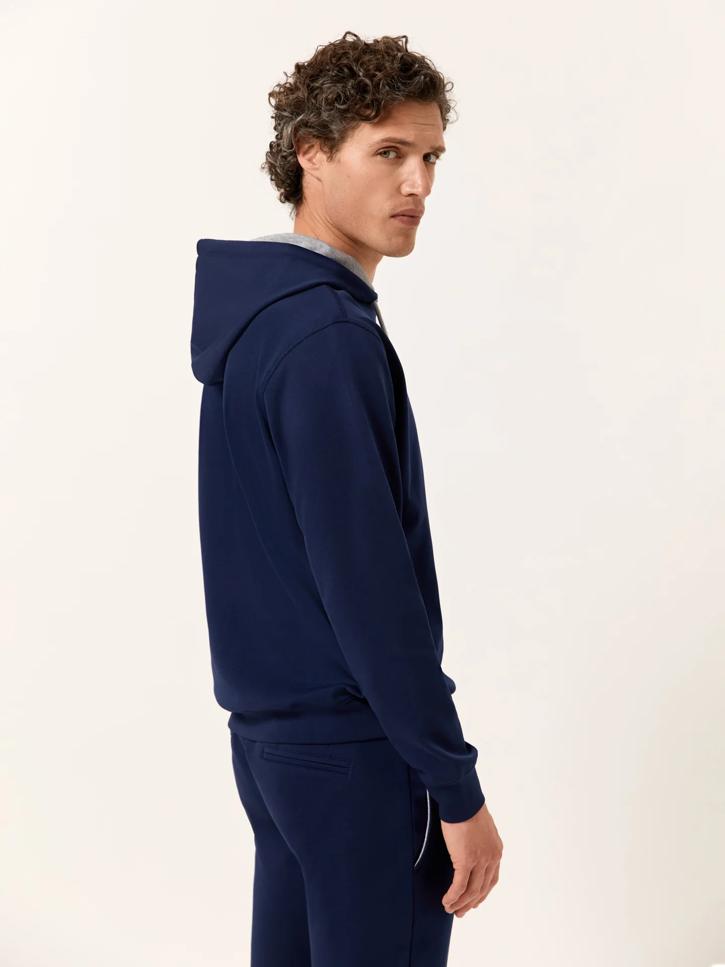 Hoodie Luxe Leisure - Image 4