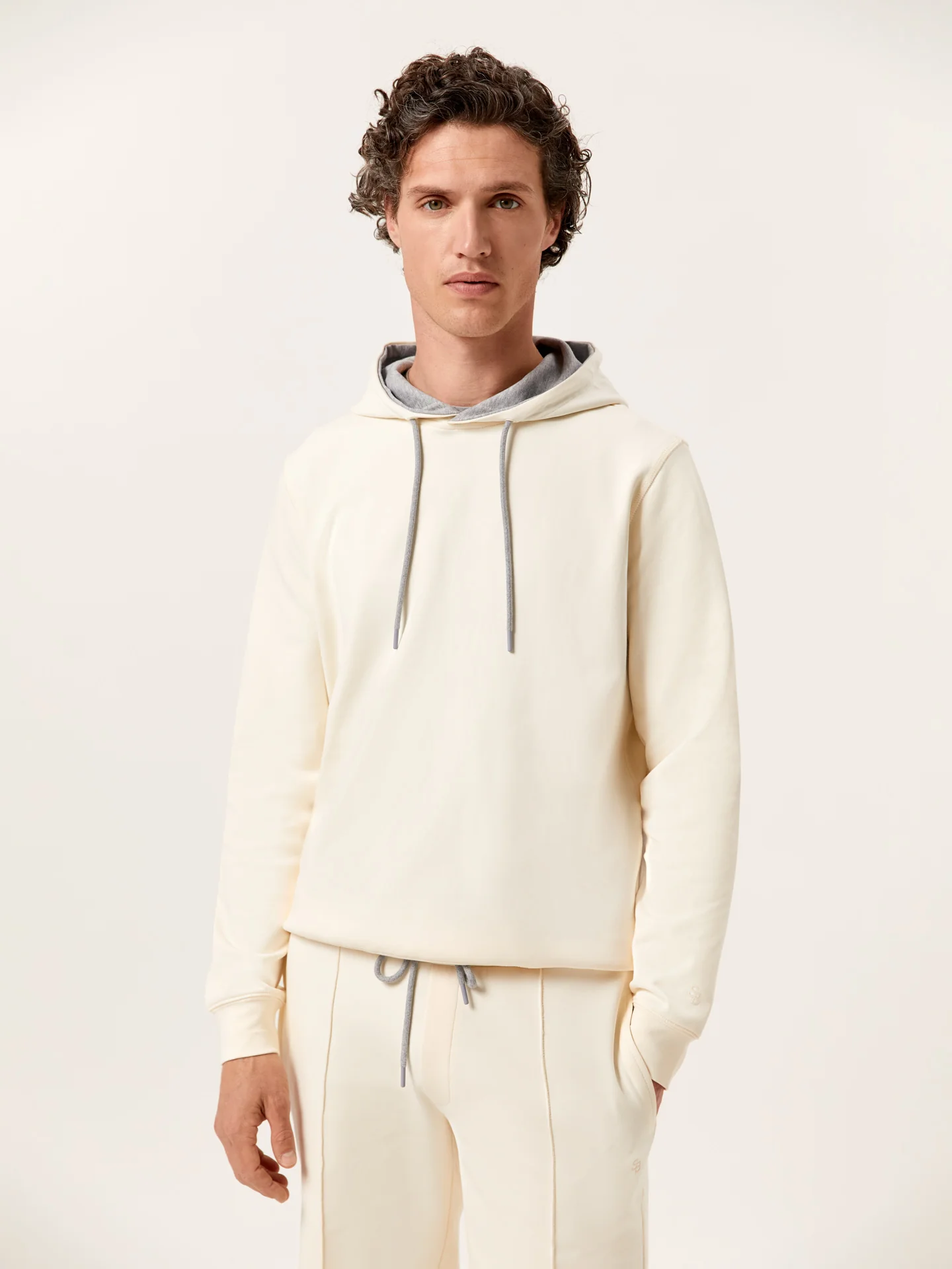 Hoodie Luxe Leisure - Image 6