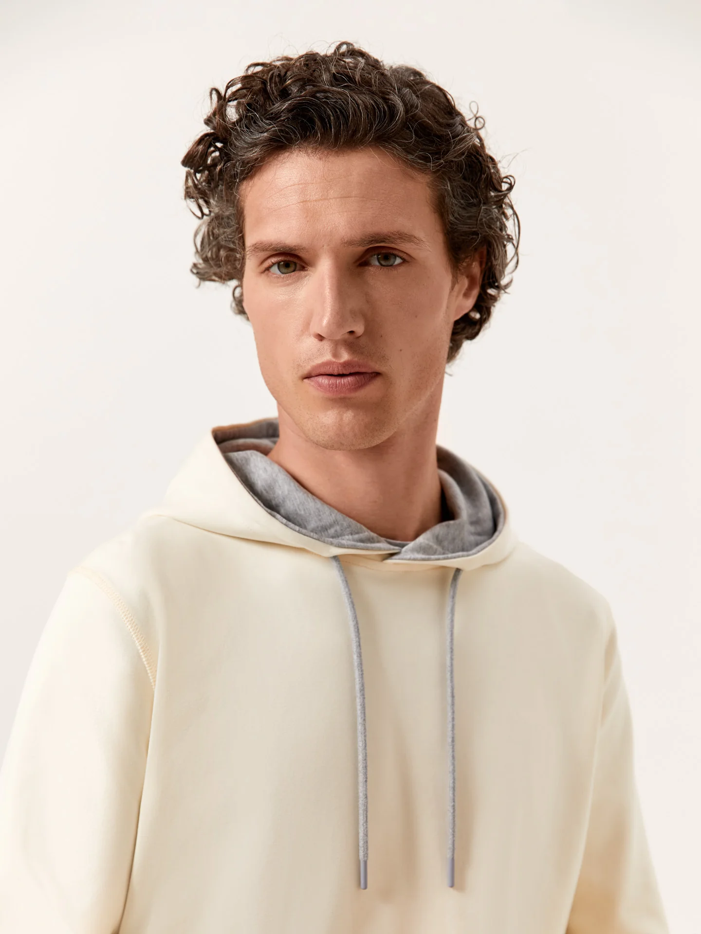 Hoodie Luxe Leisure - Image 8