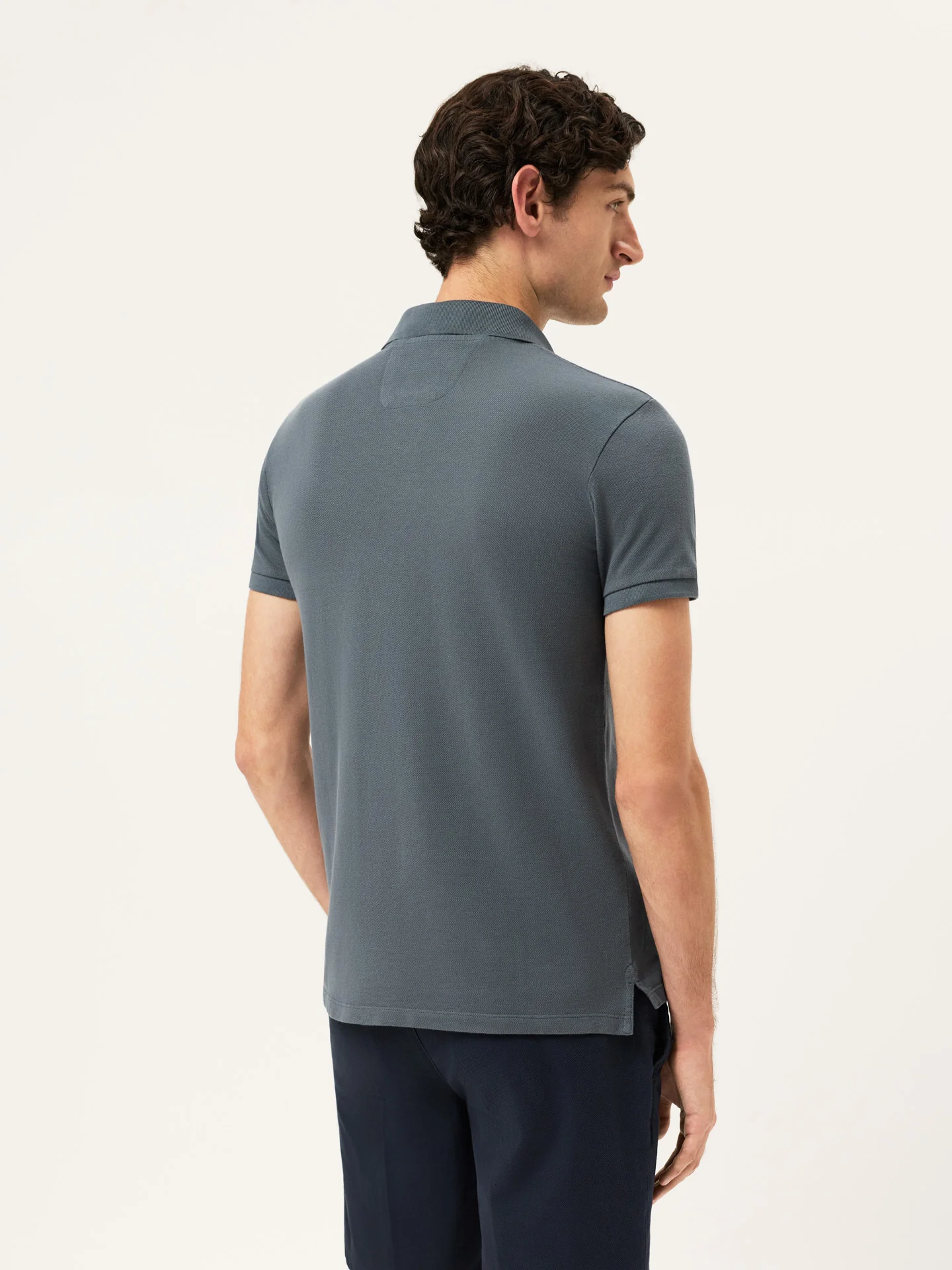 Polo slim fit em piqué da edição garment dye - Image 15