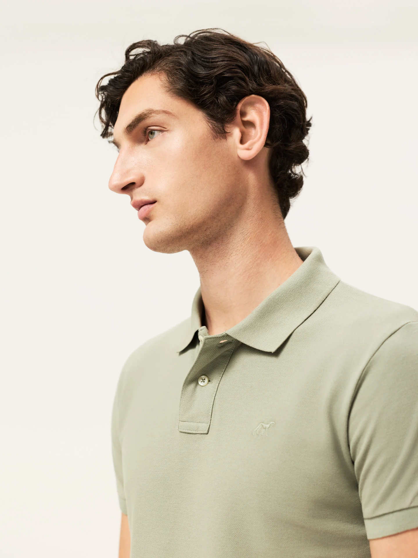 Polo slim fit em piqué da edição garment dye - Image 9