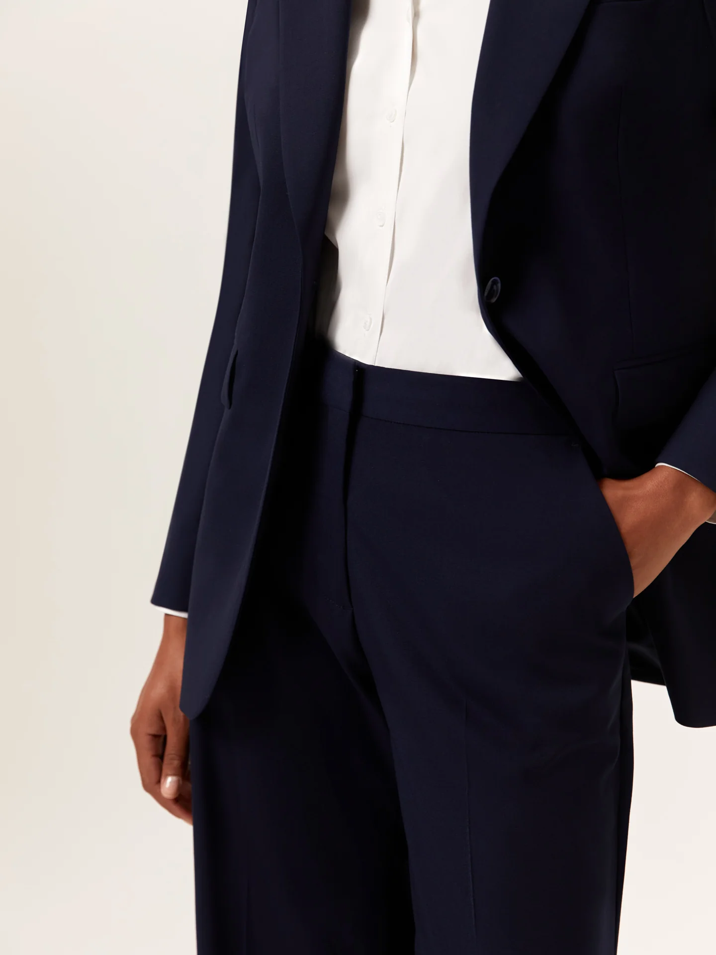 Slim Fit Fato em Lã de Alta Performance - Image 4