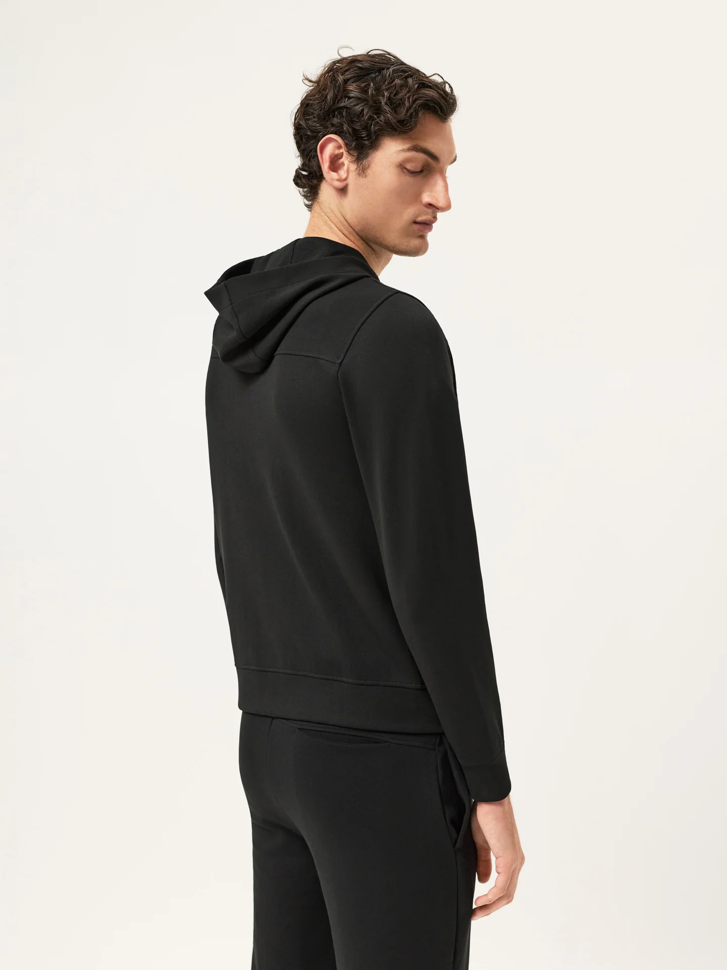 Sweatshirt com Capuz em Felpa com Logo da Marca Estampado em Relevo - Image 4