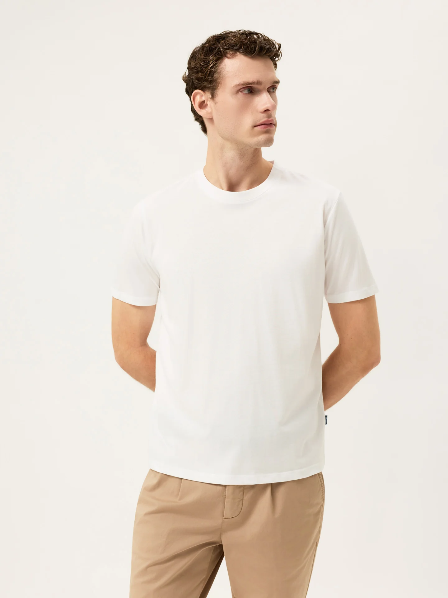 T-shirt de Algodão Líquido com Etiqueta Flag - Image 9