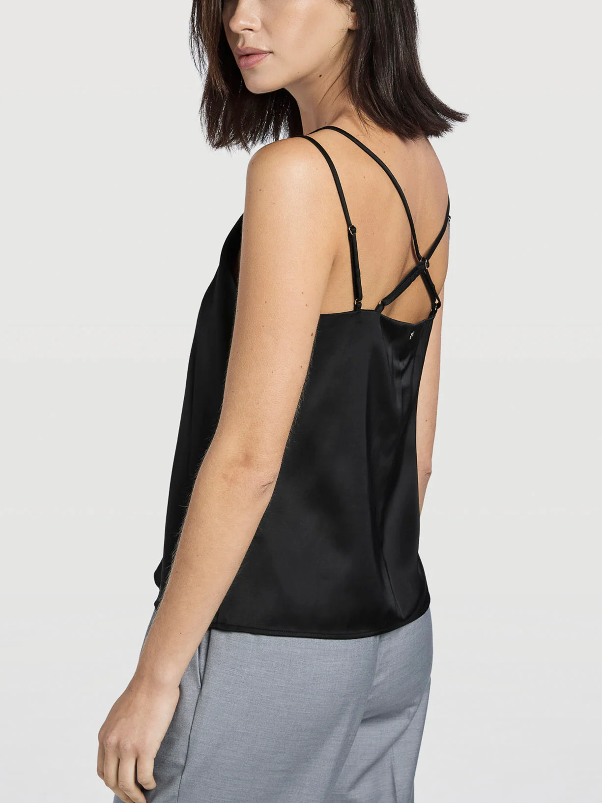 Top de cetim com sobreposição de tecido na frente - Image 3