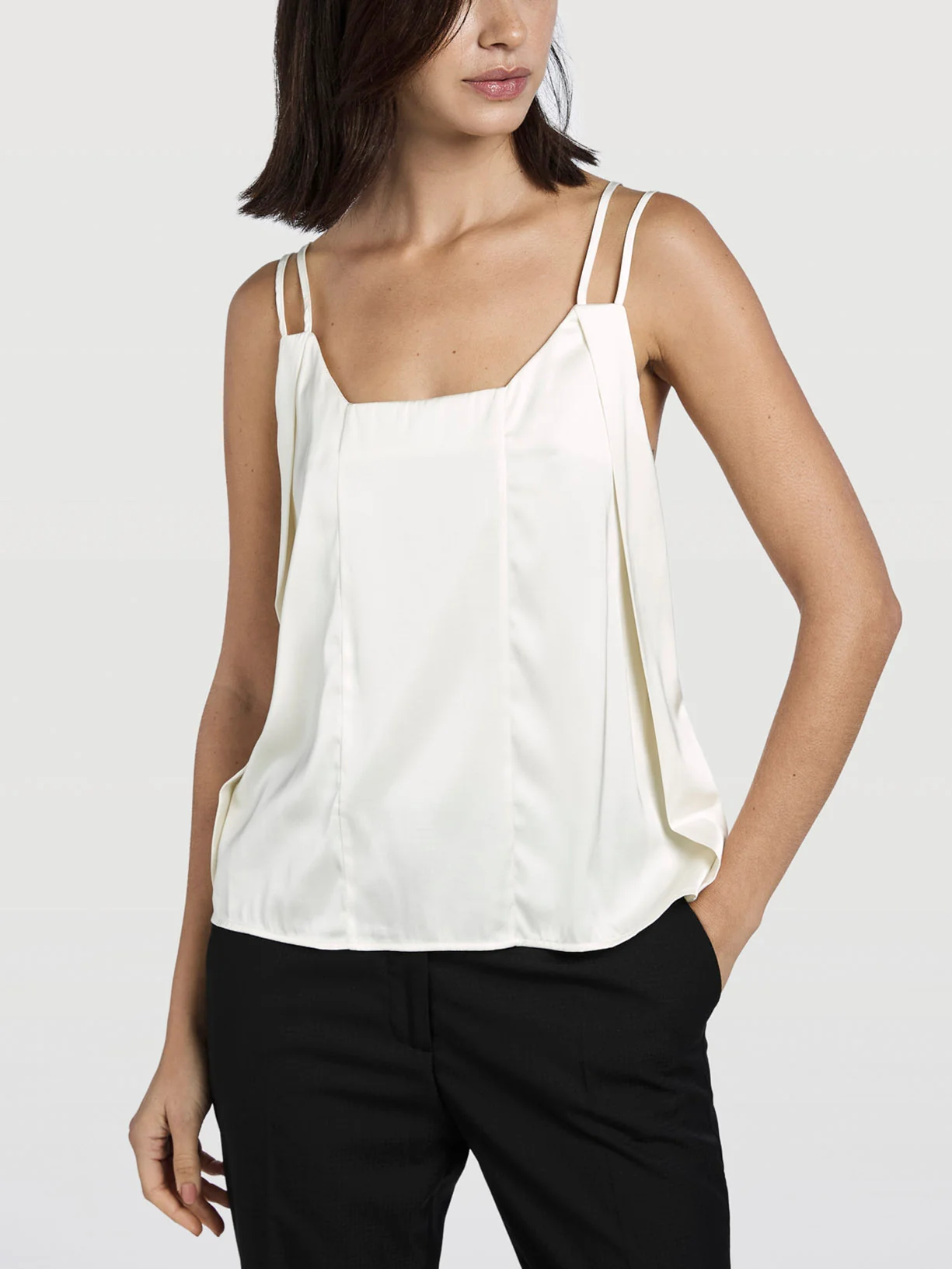 Top de cetim com sobreposição de tecido na frente - Image 4